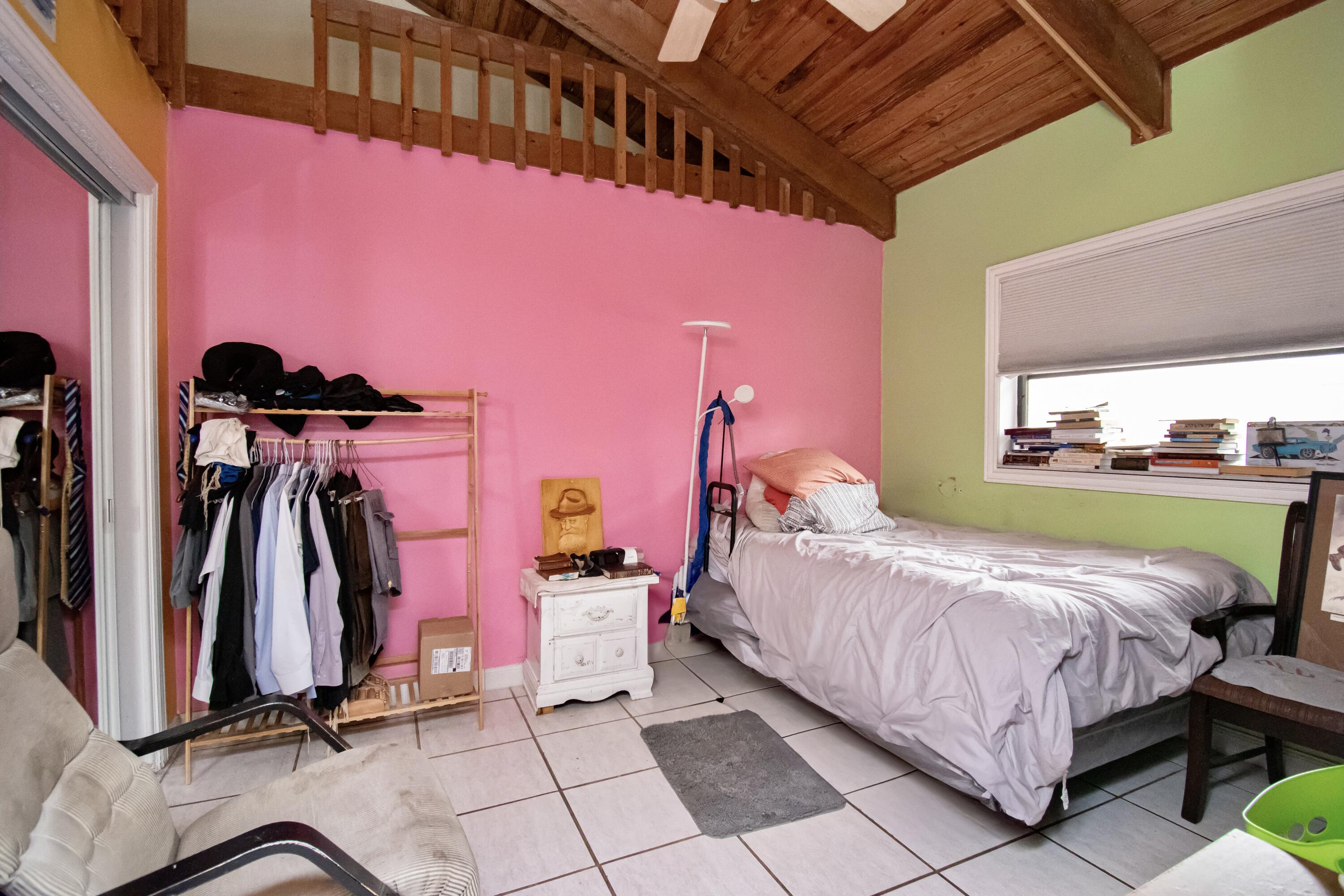 AMBERWOODS OF BOCA 1ST ADD - Residential