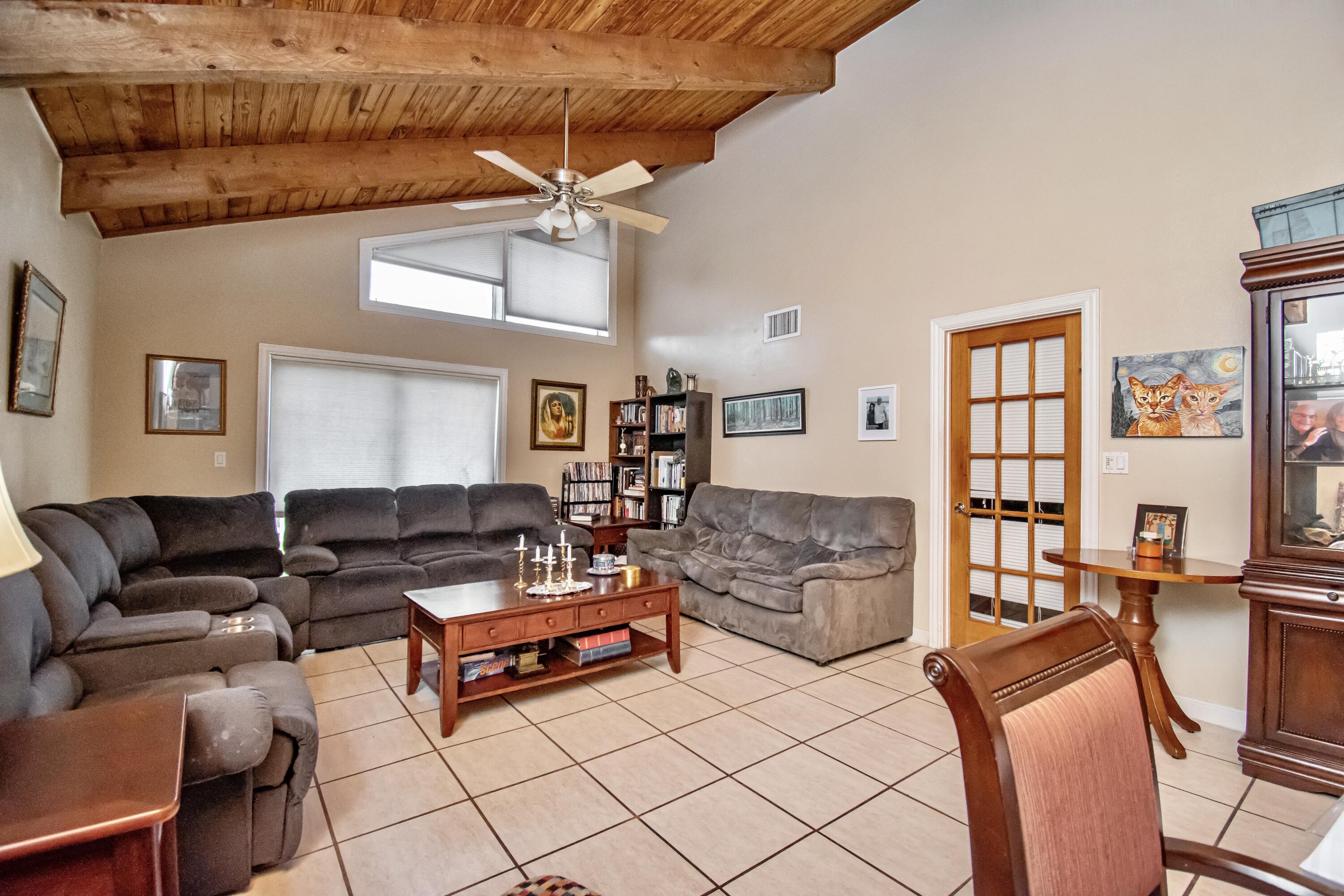 AMBERWOODS OF BOCA 1ST ADD - Residential