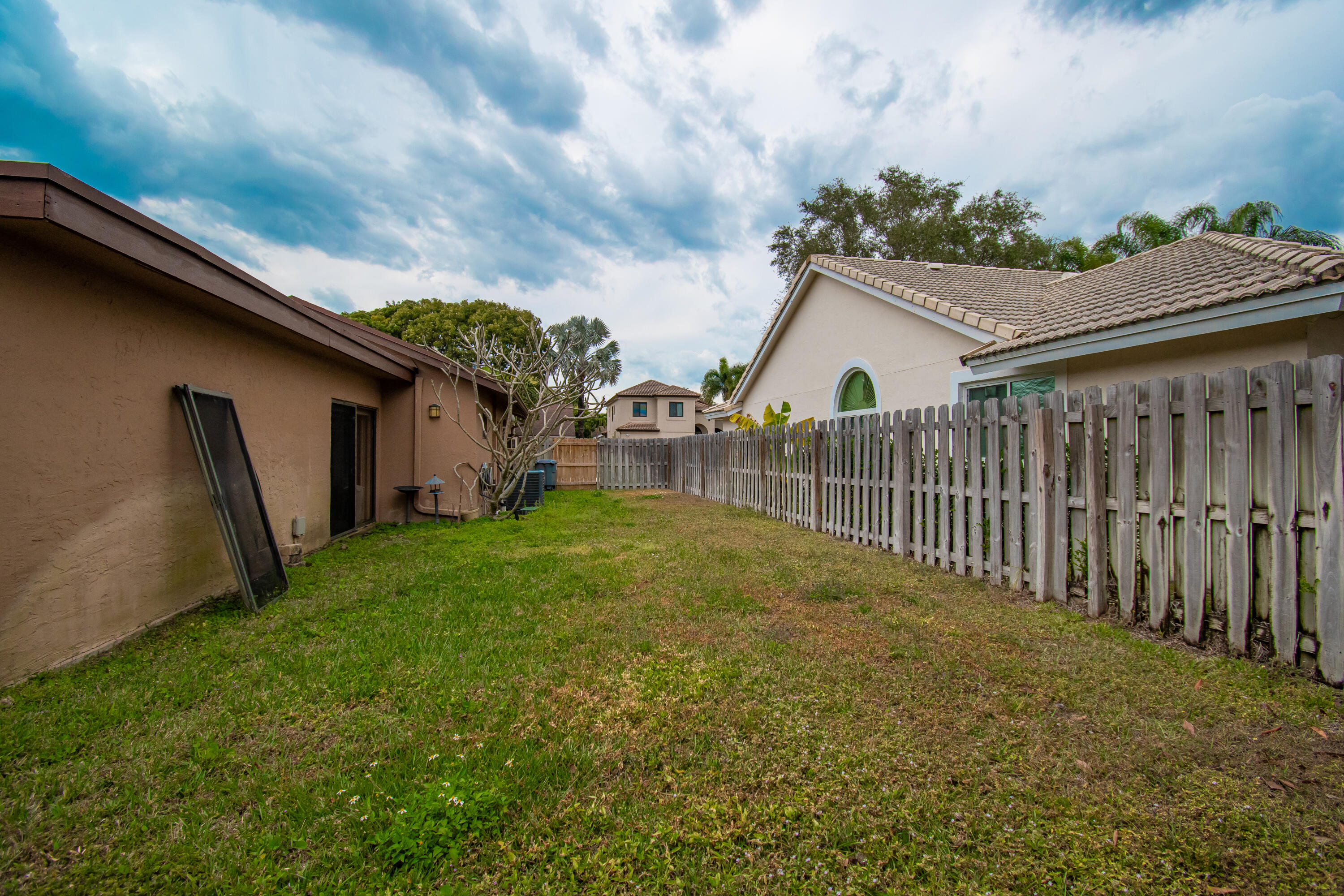 AMBERWOODS OF BOCA 1ST ADD - Residential