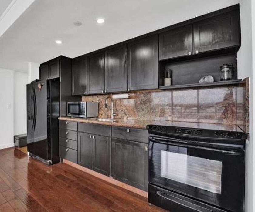 HOME TOWER CONDO - Residential