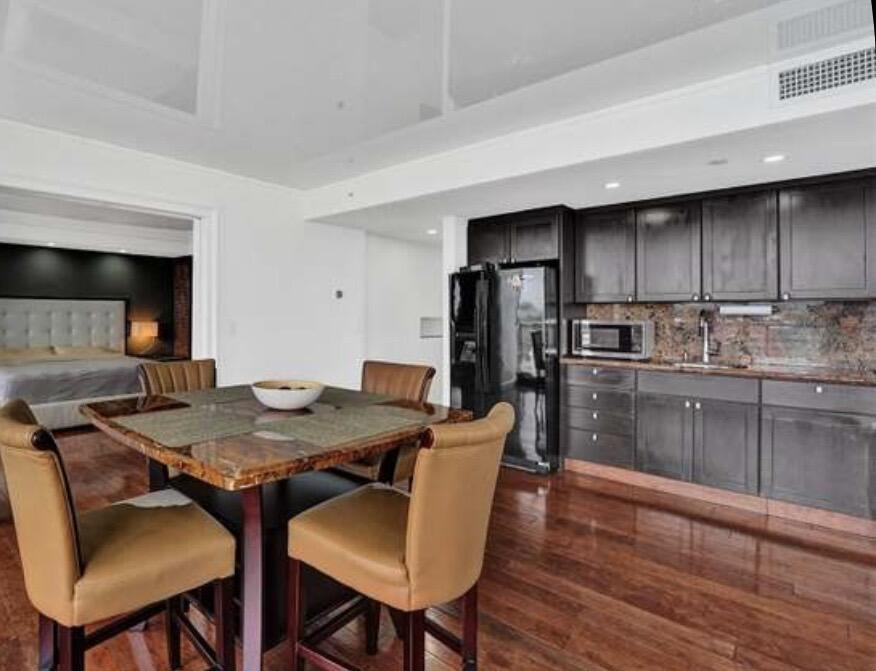 HOME TOWER CONDO - Residential