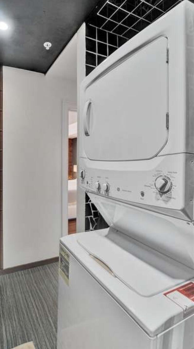 HOME TOWER CONDO - Residential