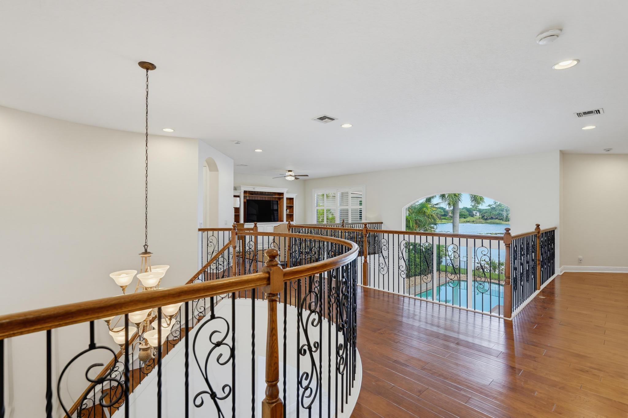 WELLINGTON VIEW - Residential