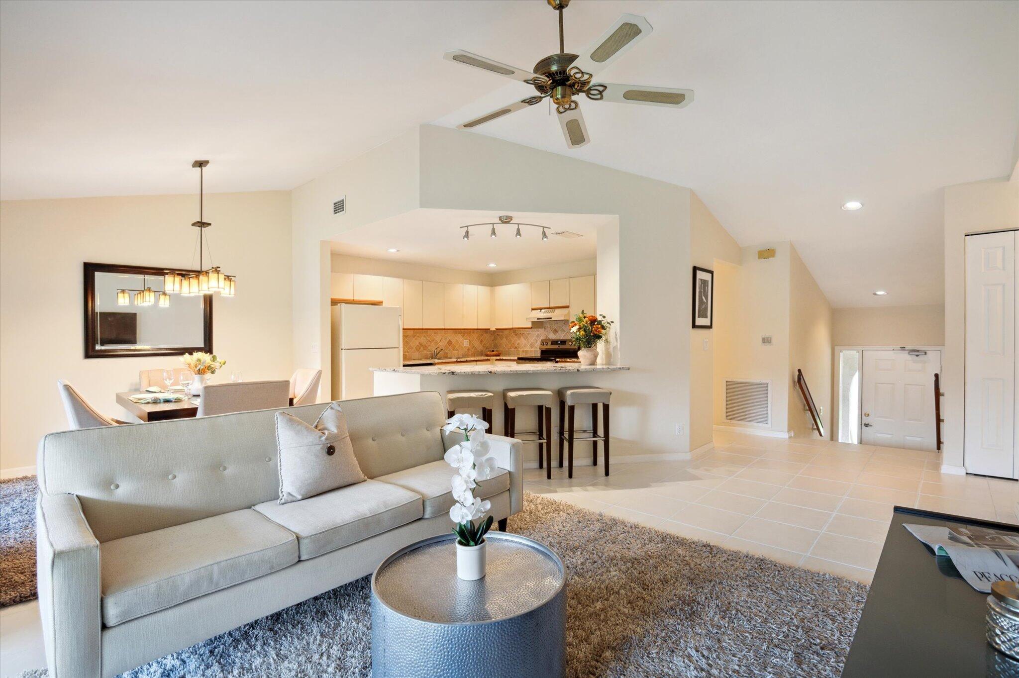 COACH HOUSES OF TOWN PLACE CONDO - Residential Lease