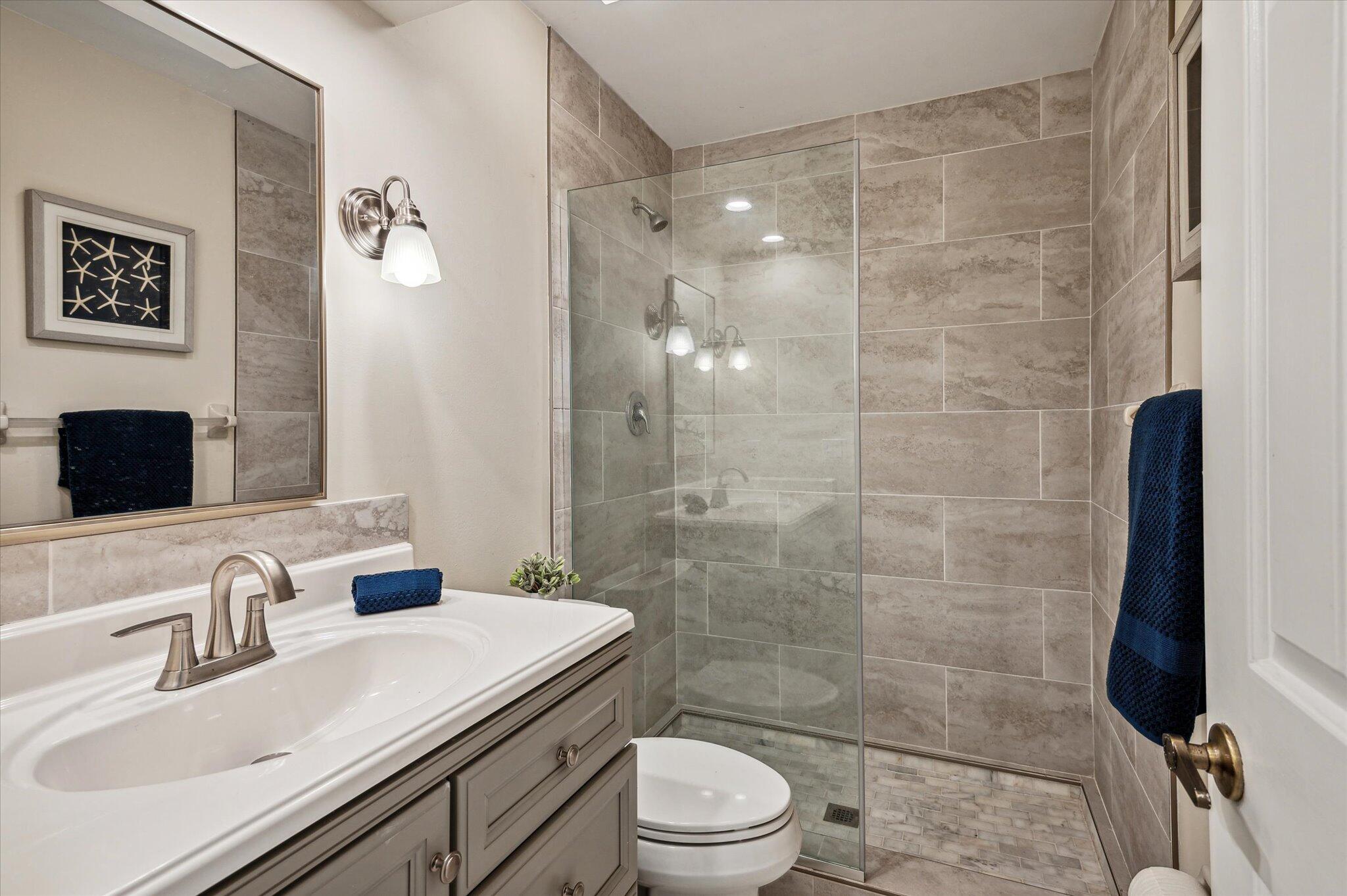 COACH HOUSES OF TOWN PLACE CONDO - Residential Lease