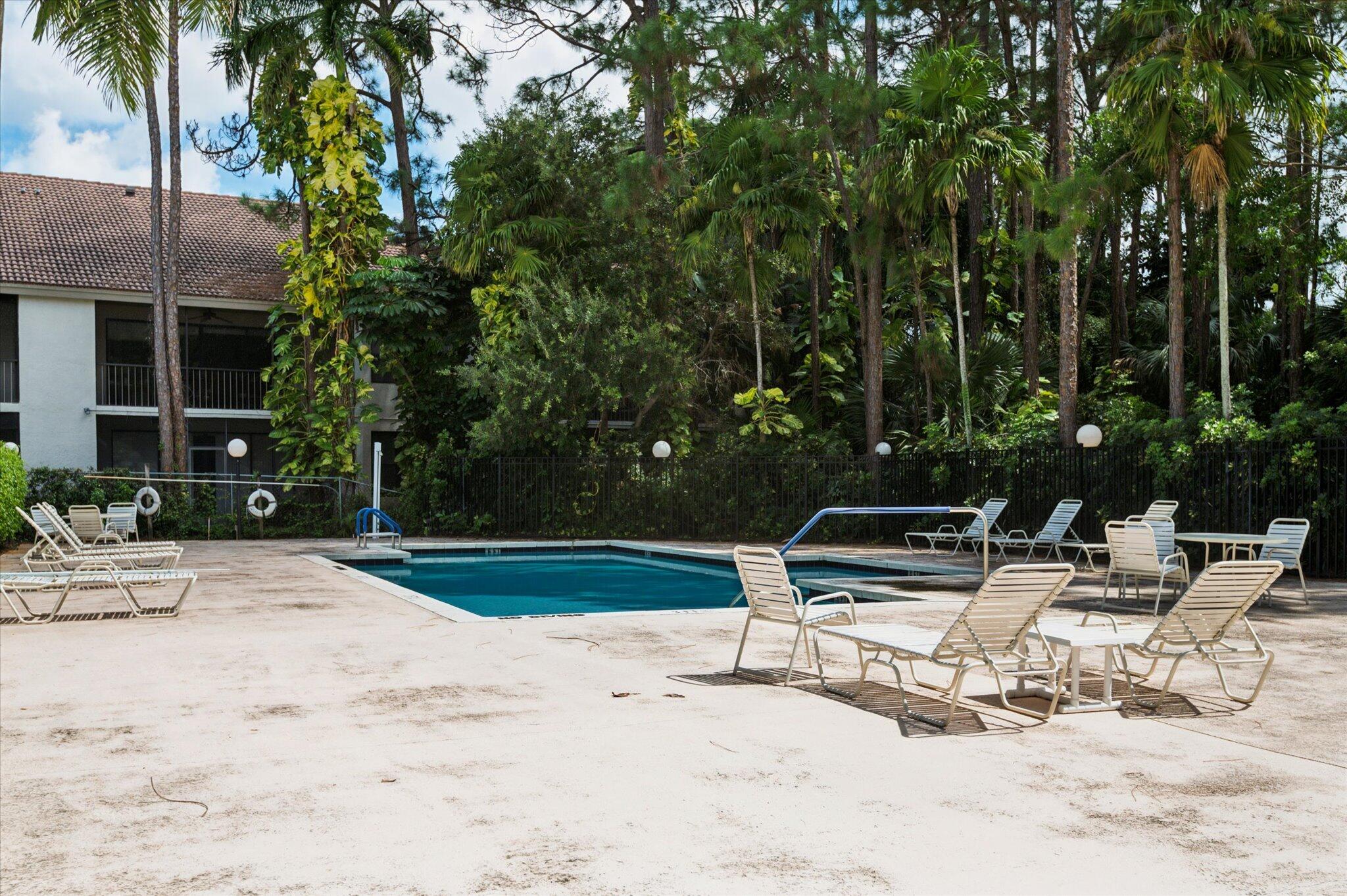 COACH HOUSES OF TOWN PLACE CONDO - Residential Lease