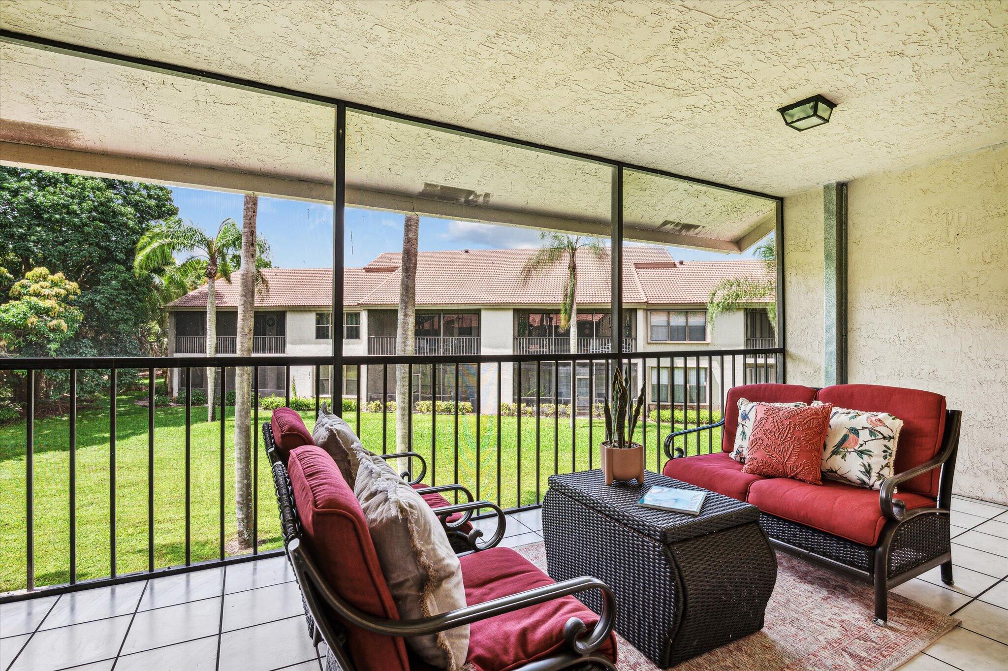 COACH HOUSES OF TOWN PLACE CONDO - Residential Lease
