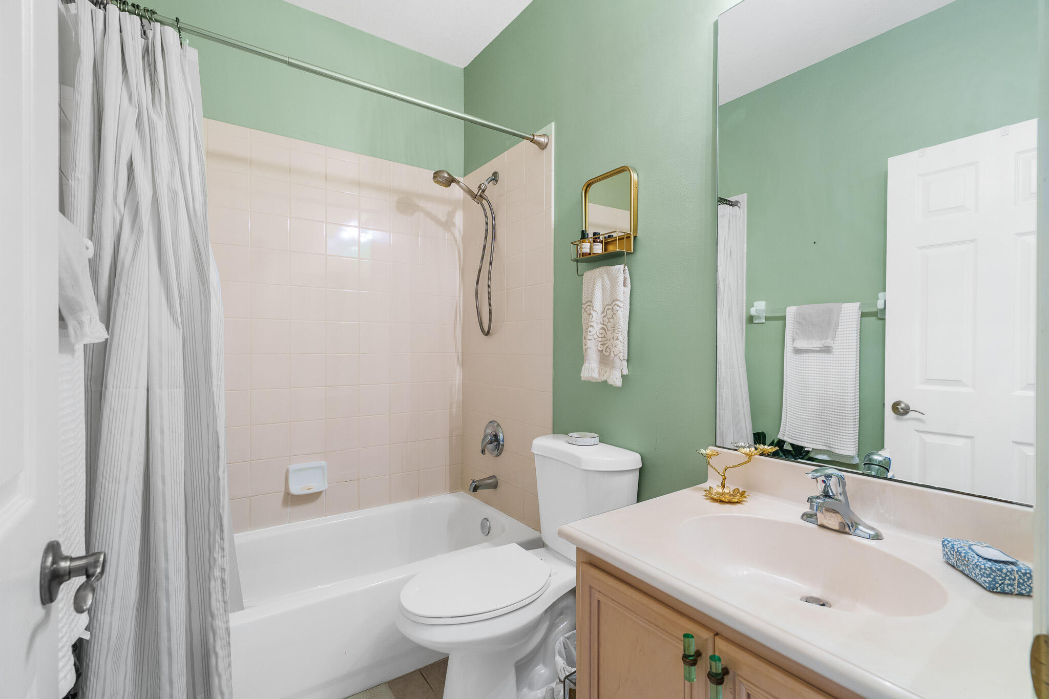 OCEAN CAY - Residential Lease