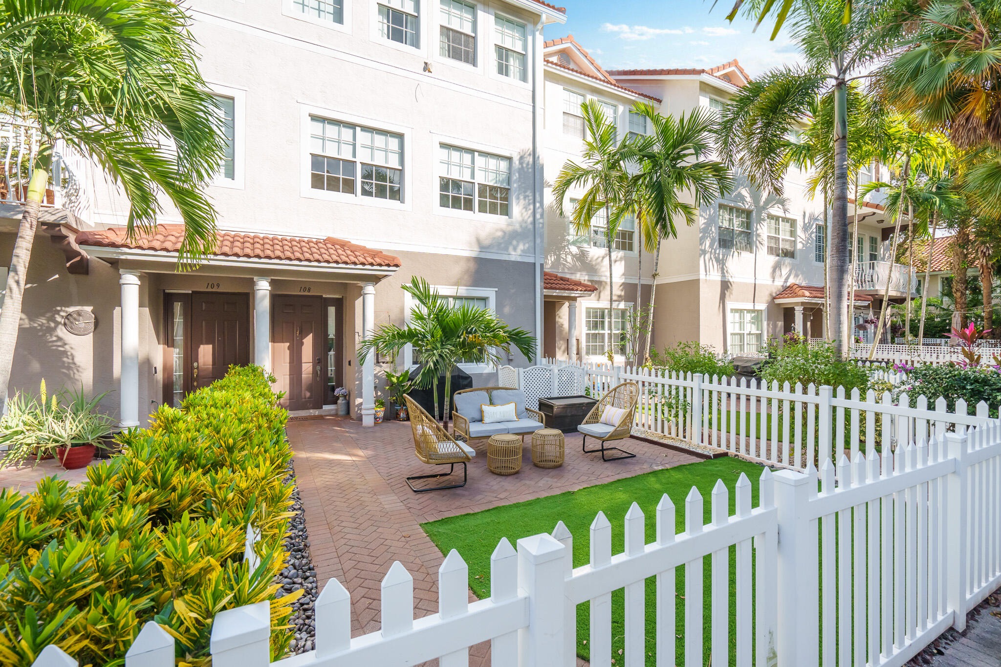 OCEAN CAY - Residential Lease