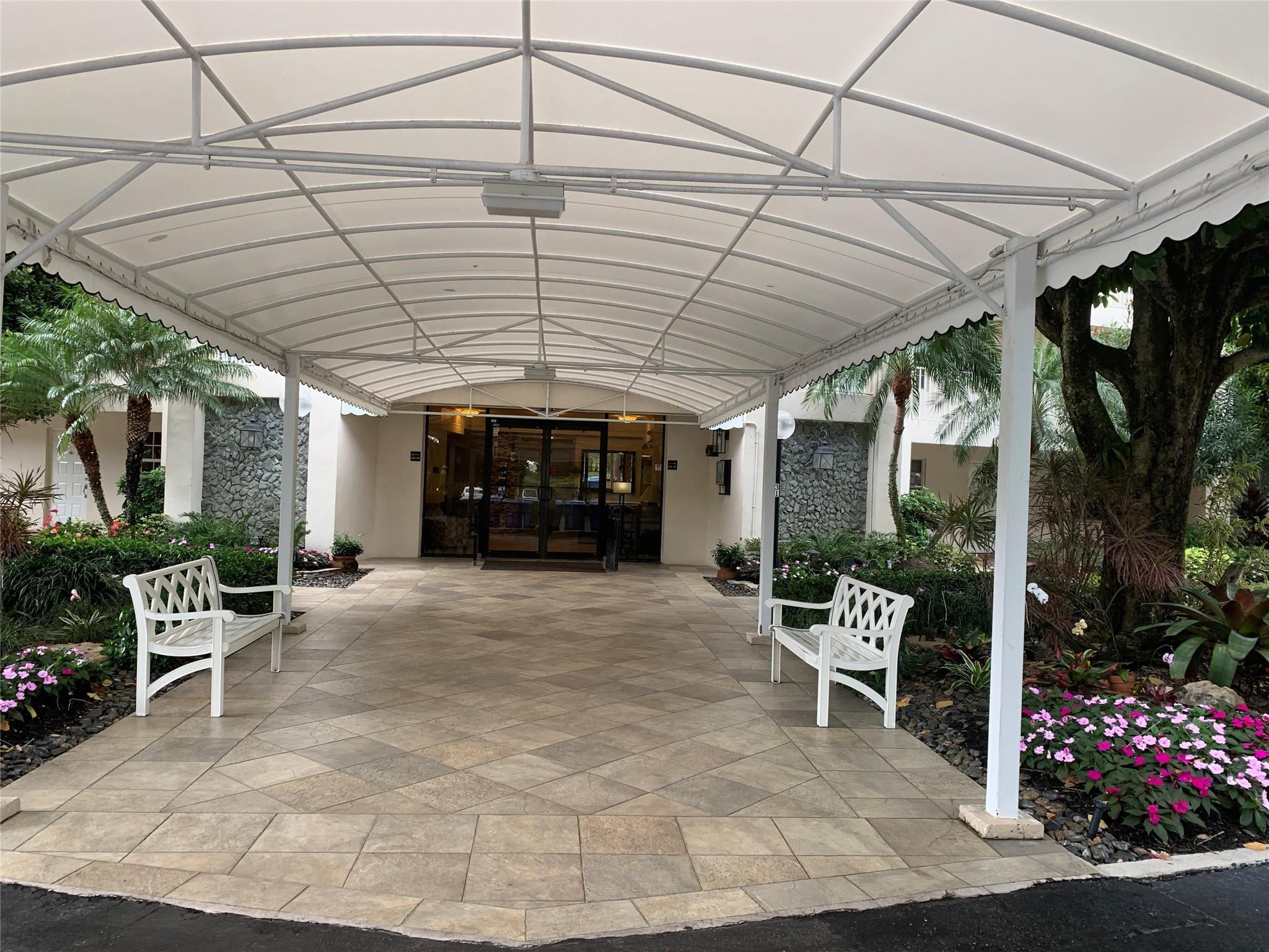 NO 117 PALM-AIRE COUNTRY CLUB - Residential Lease