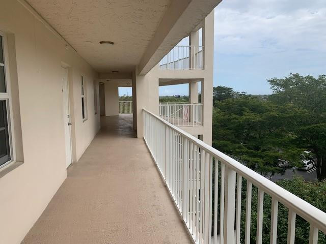NO 117 PALM-AIRE COUNTRY CLUB - Residential Lease