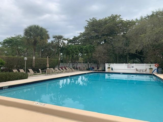 NO 117 PALM-AIRE COUNTRY CLUB - Residential Lease