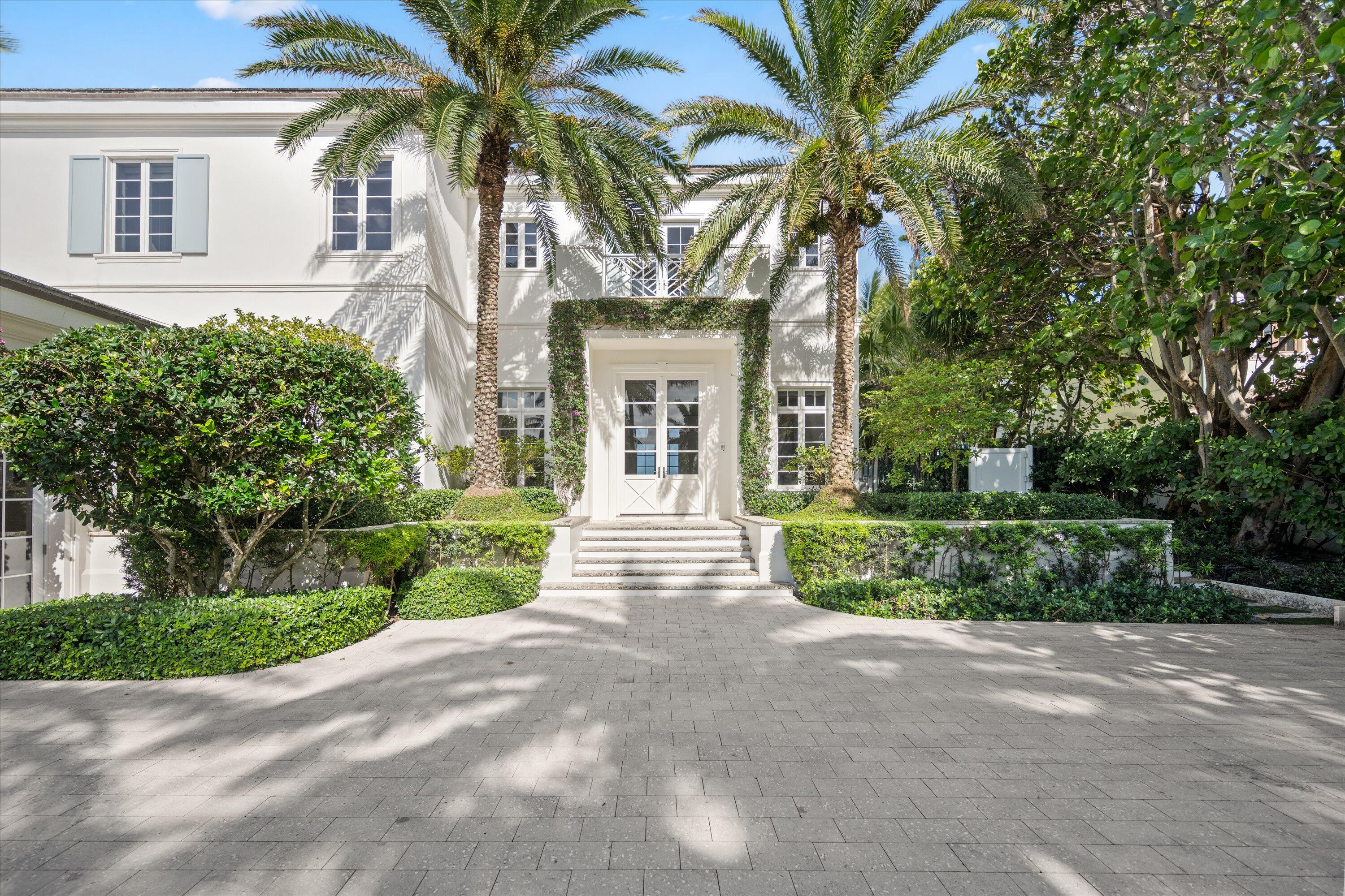 M M W BEACHHOUSE LOT PL - Residential