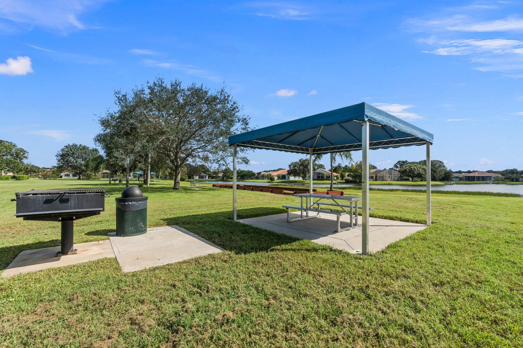 HARBOUR ISLES AT LAKE CHARLES - Residential