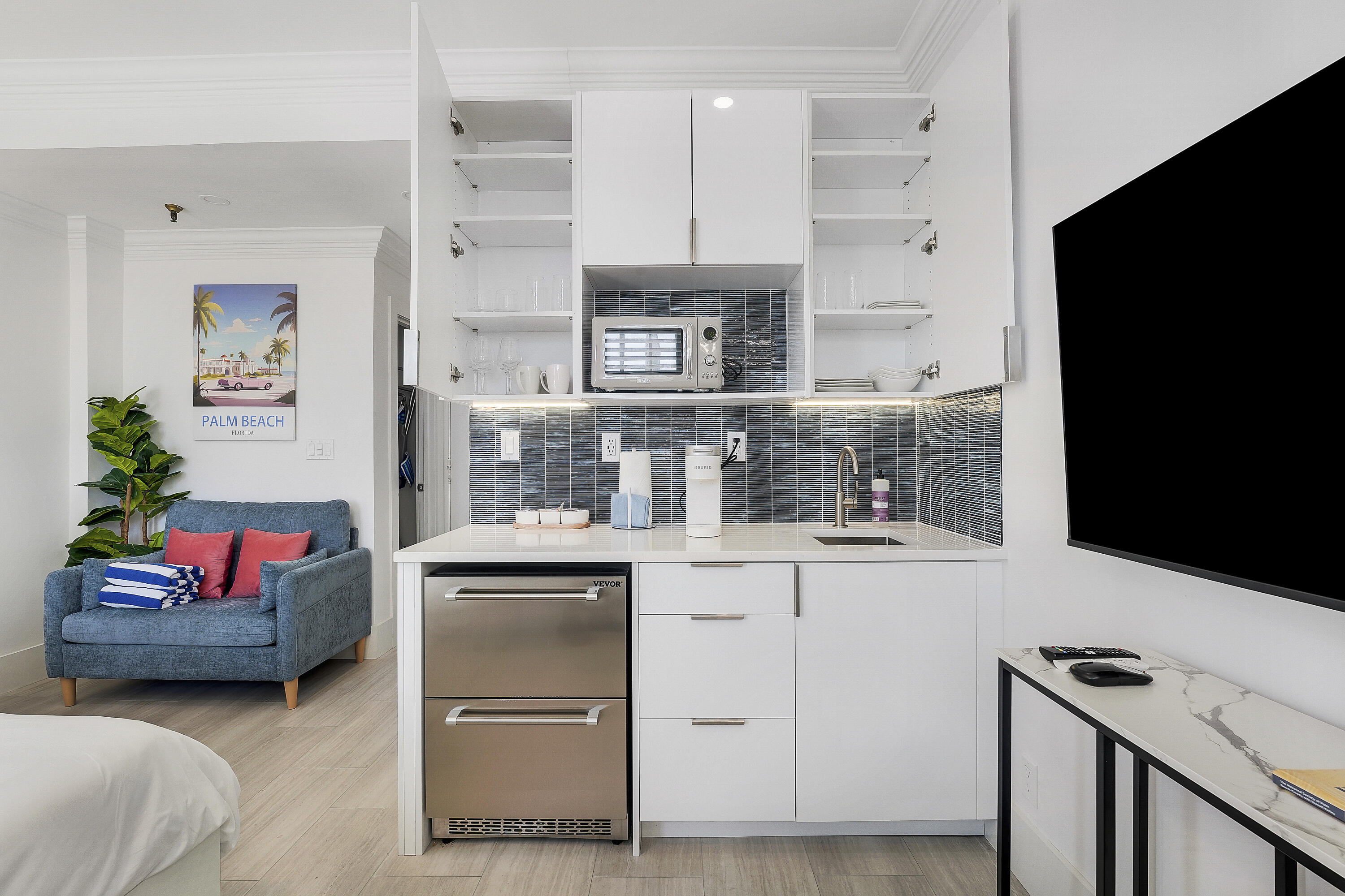PALM BEACH HOTEL CONDO - Residential