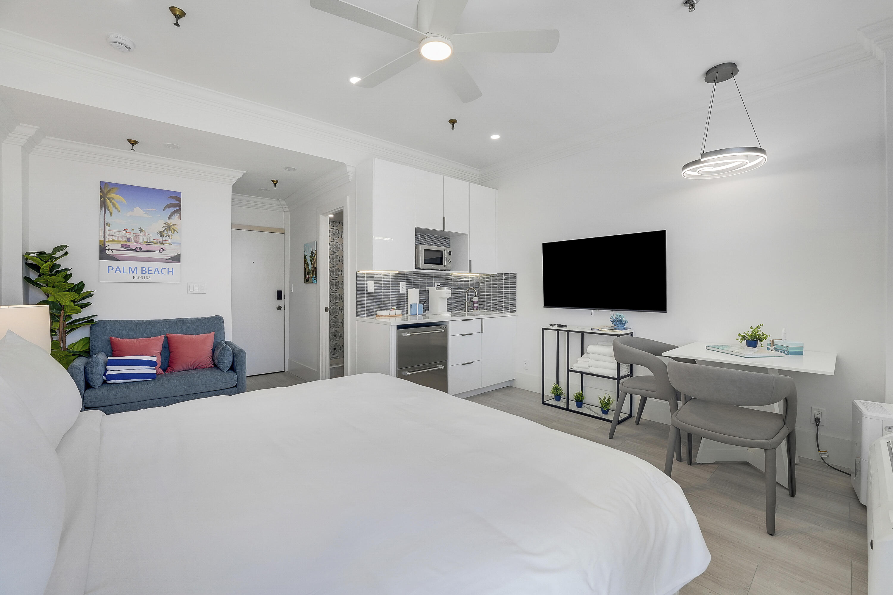 PALM BEACH HOTEL CONDO - Residential