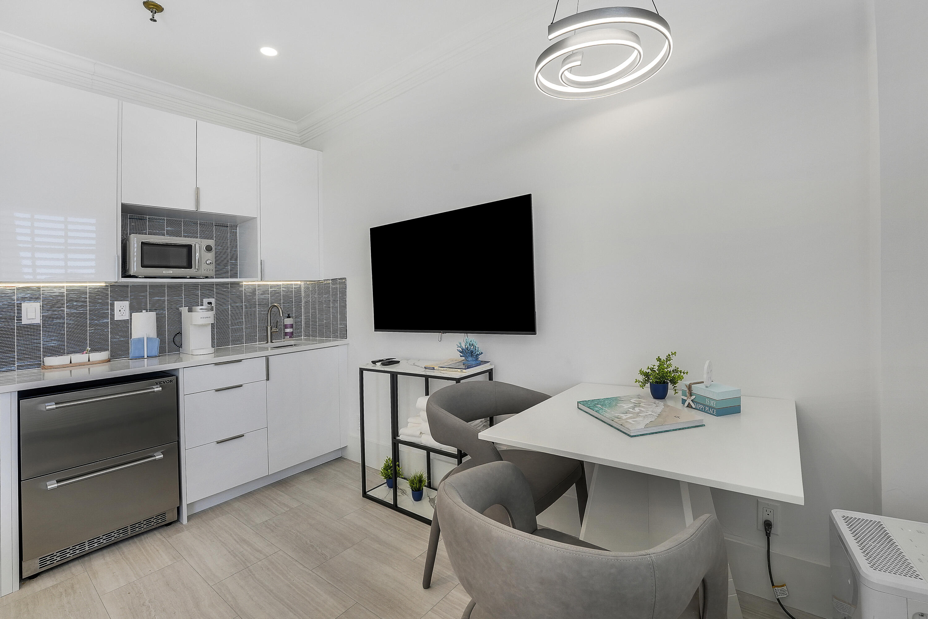 PALM BEACH HOTEL CONDO - Residential