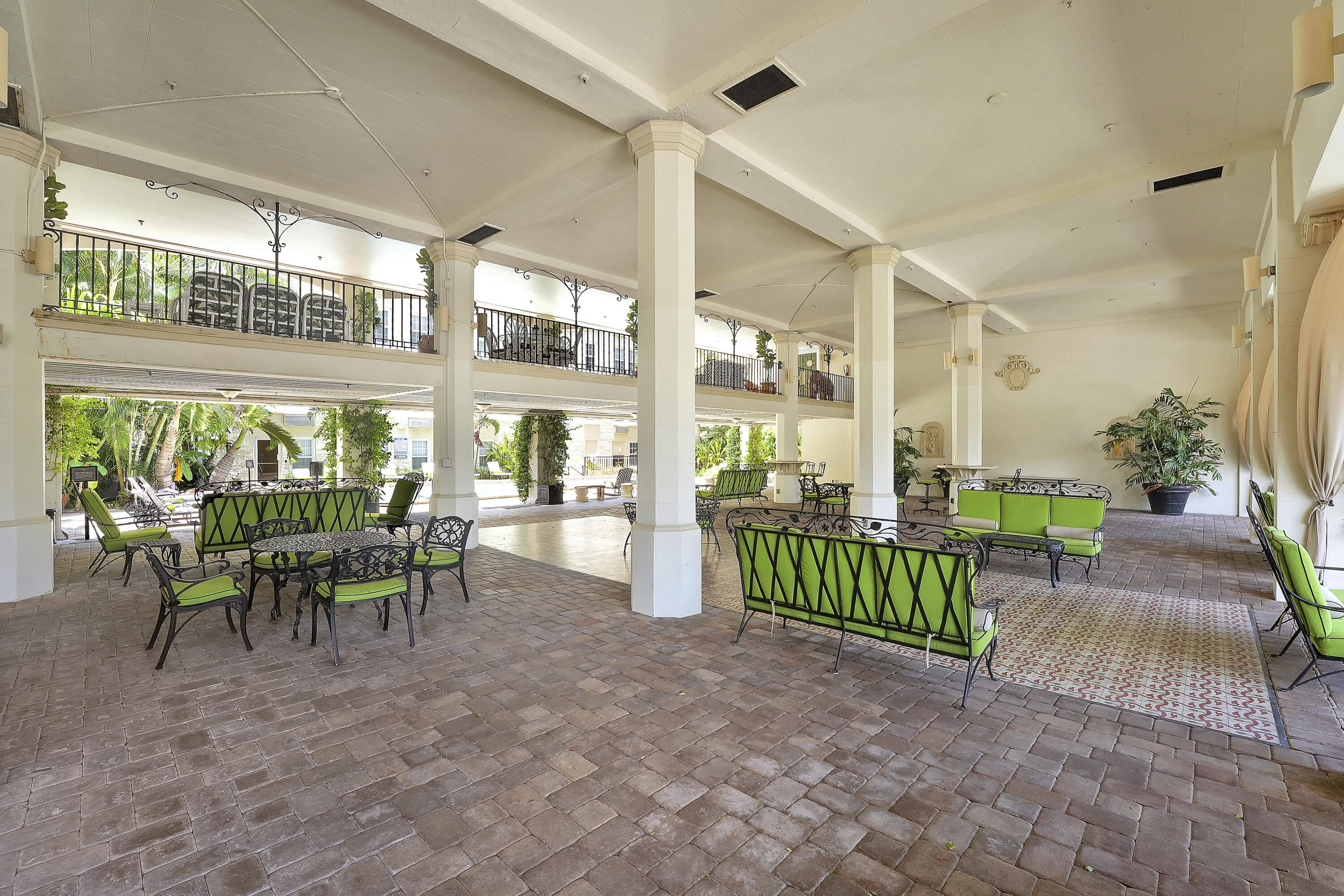 PALM BEACH HOTEL CONDO - Residential