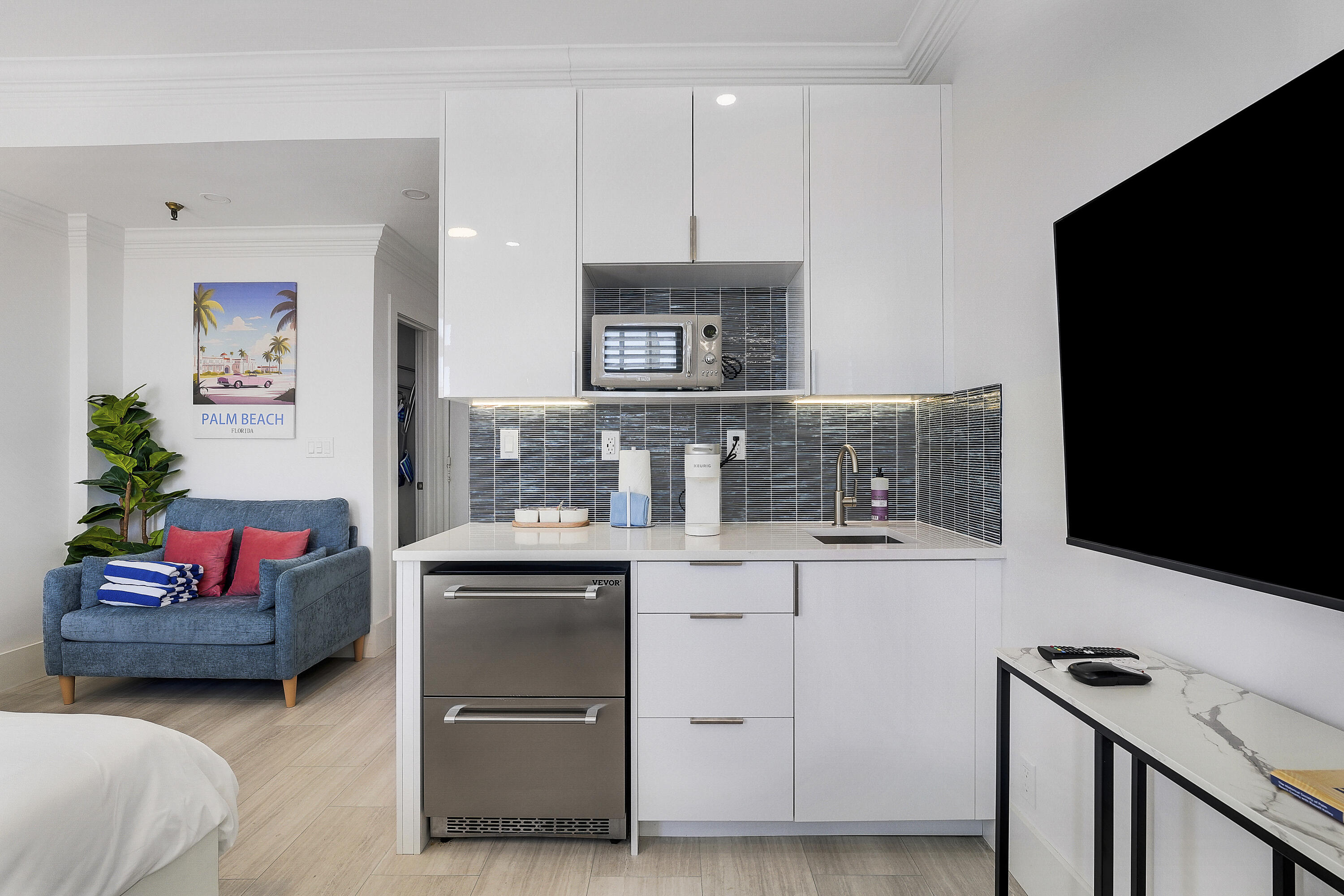 PALM BEACH HOTEL CONDO - Residential