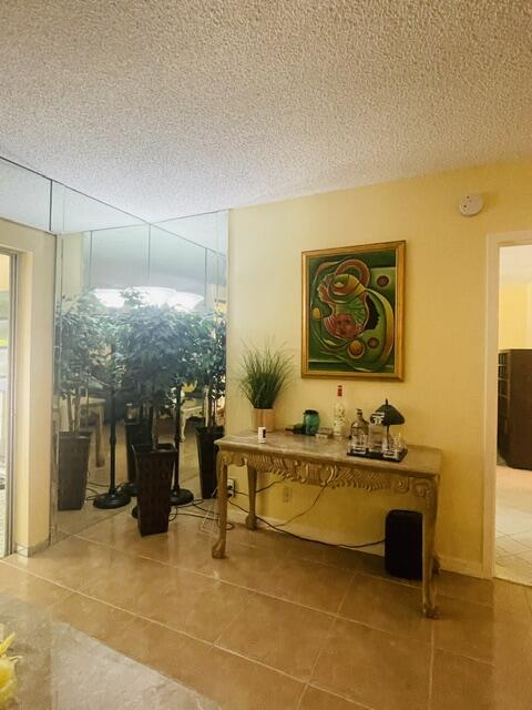 ORIOLE GOLF & TENNIS CLUB CONDO - Residential