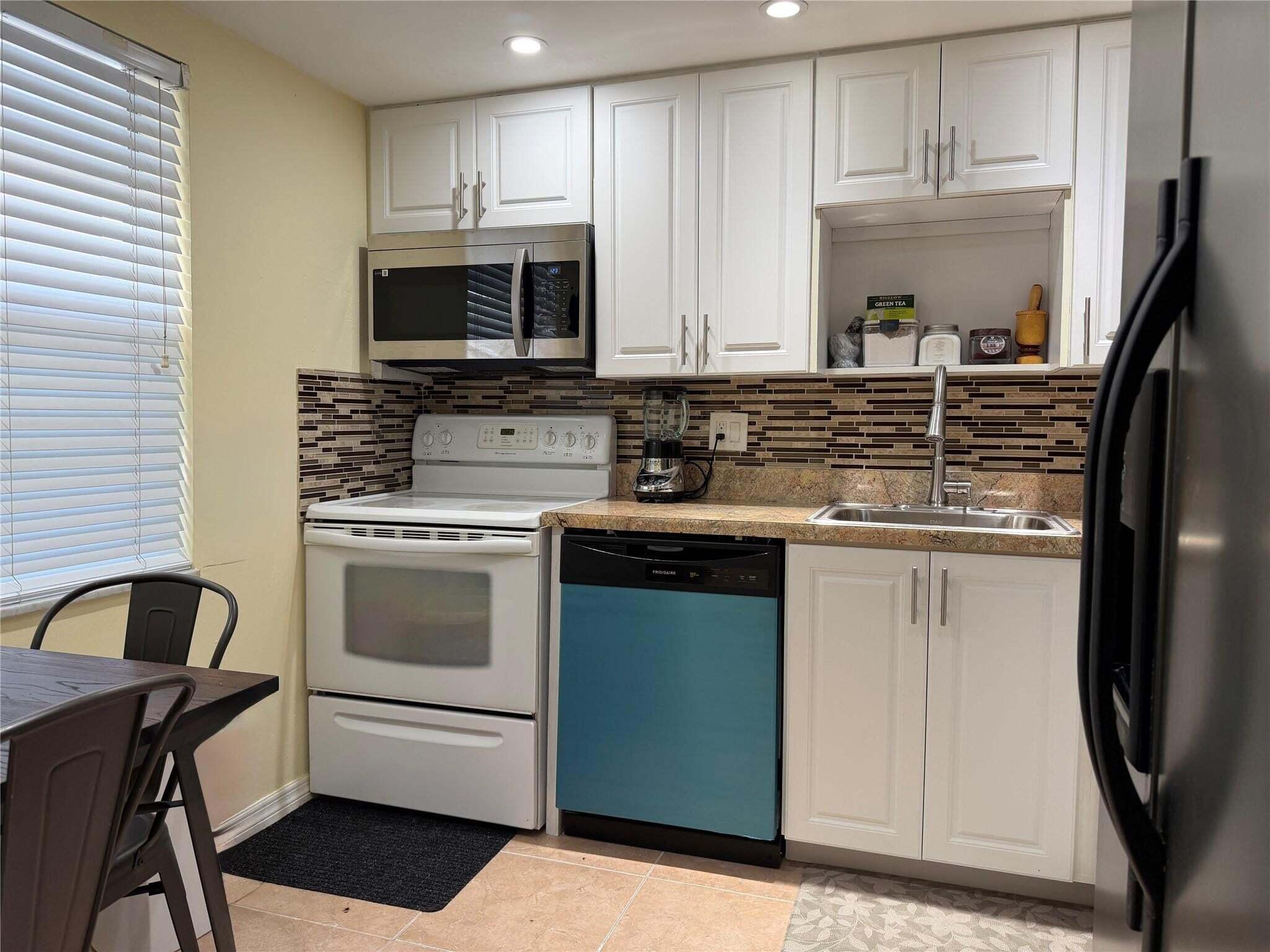 ORIOLE GOLF & TENNIS CLUB CONDO - Residential