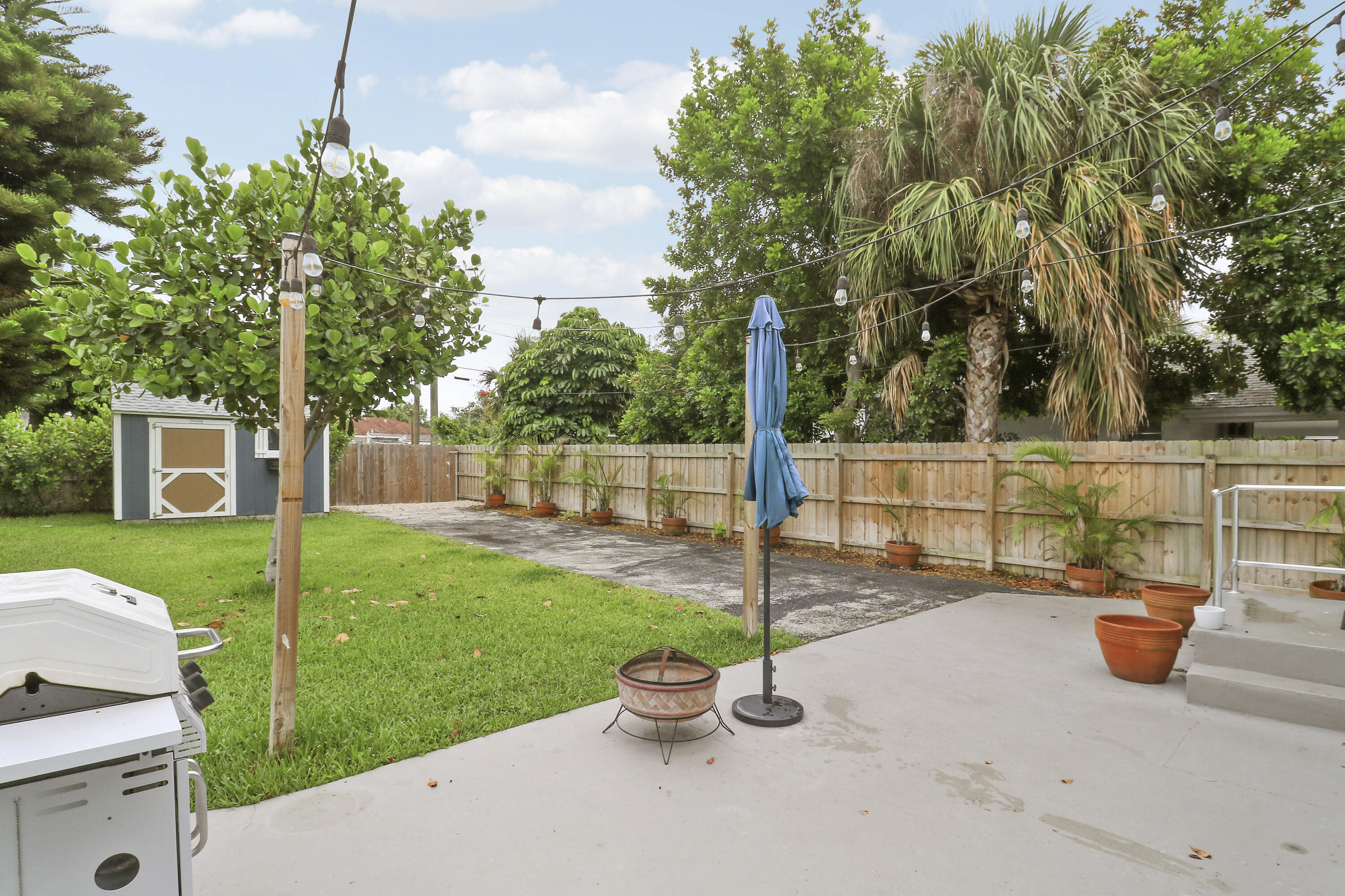 LAKE WORTH TOWN OF - Residential