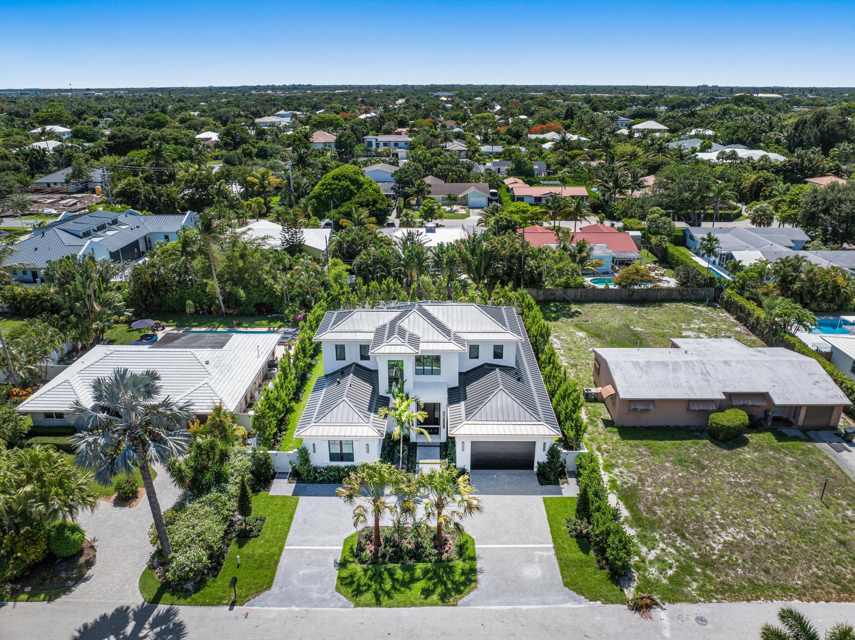 LAKEVIEW HEIGHTS UNIT 1 DELRAY - Residential