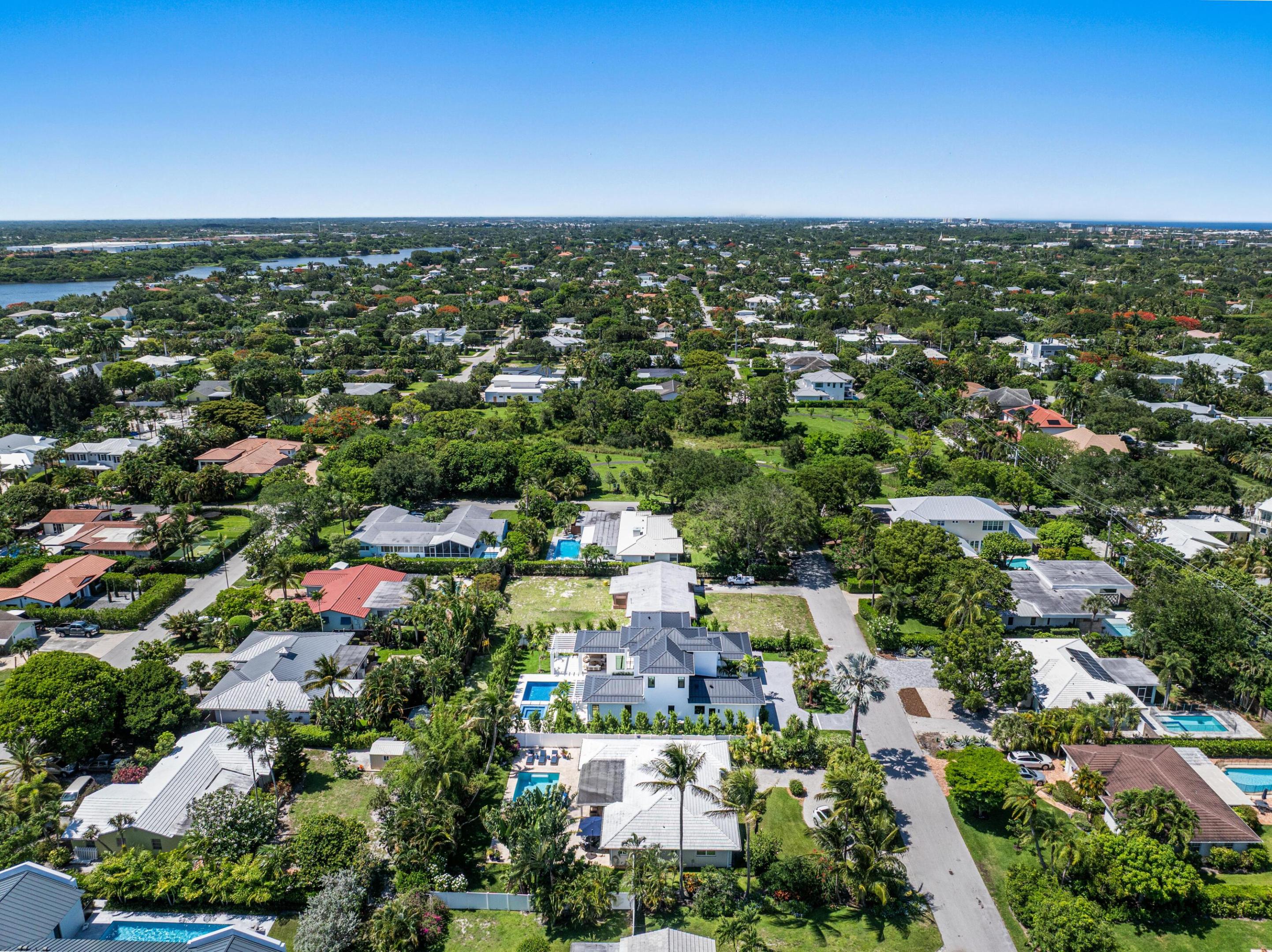 LAKEVIEW HEIGHTS UNIT 1 DELRAY - Residential