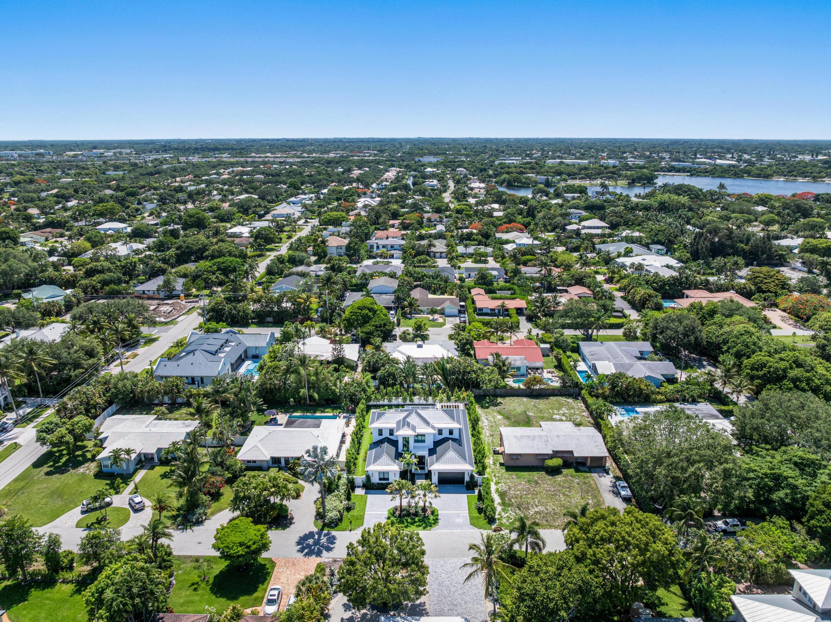 LAKEVIEW HEIGHTS UNIT 1 DELRAY - Residential