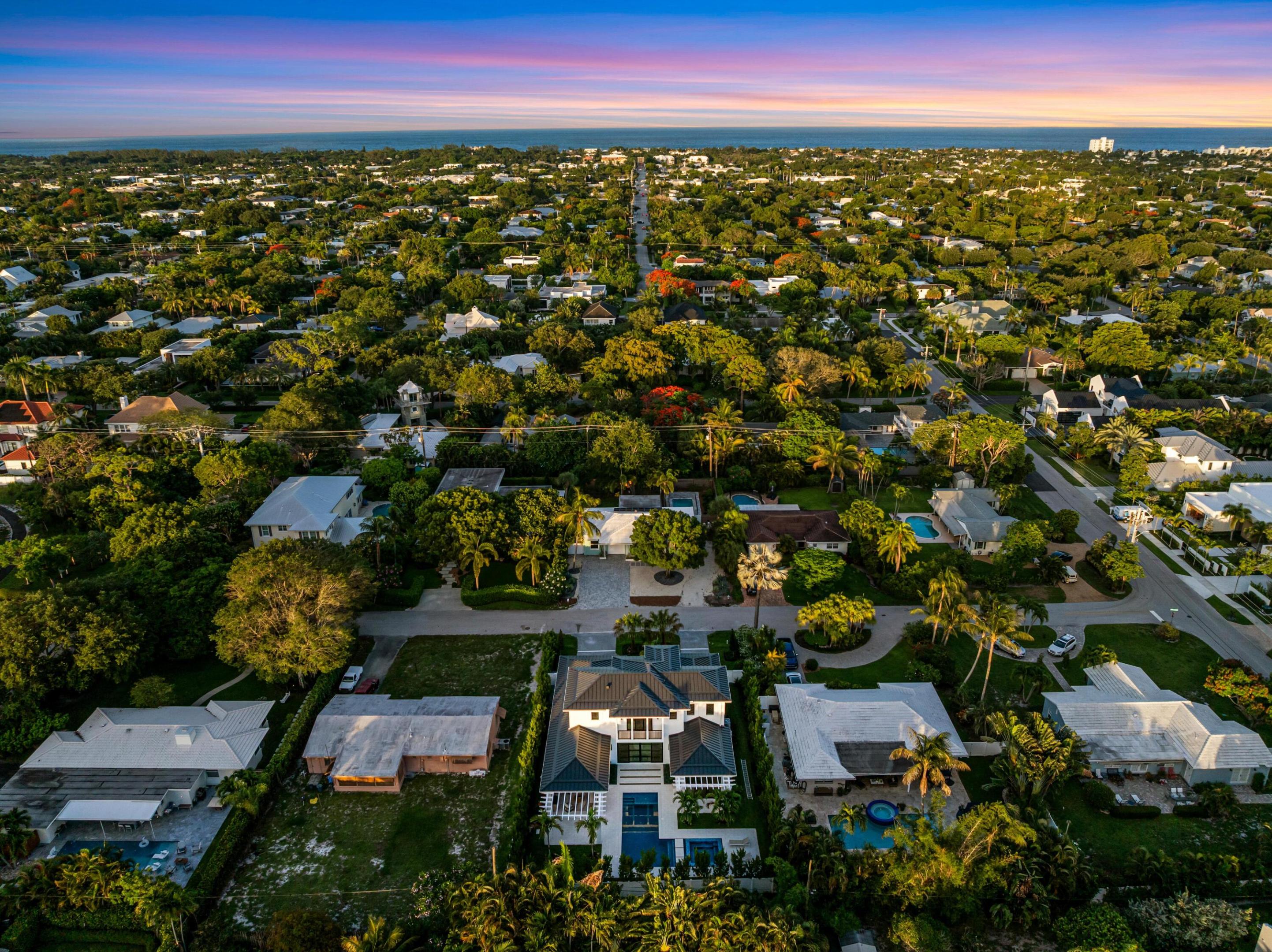 LAKEVIEW HEIGHTS UNIT 1 DELRAY - Residential