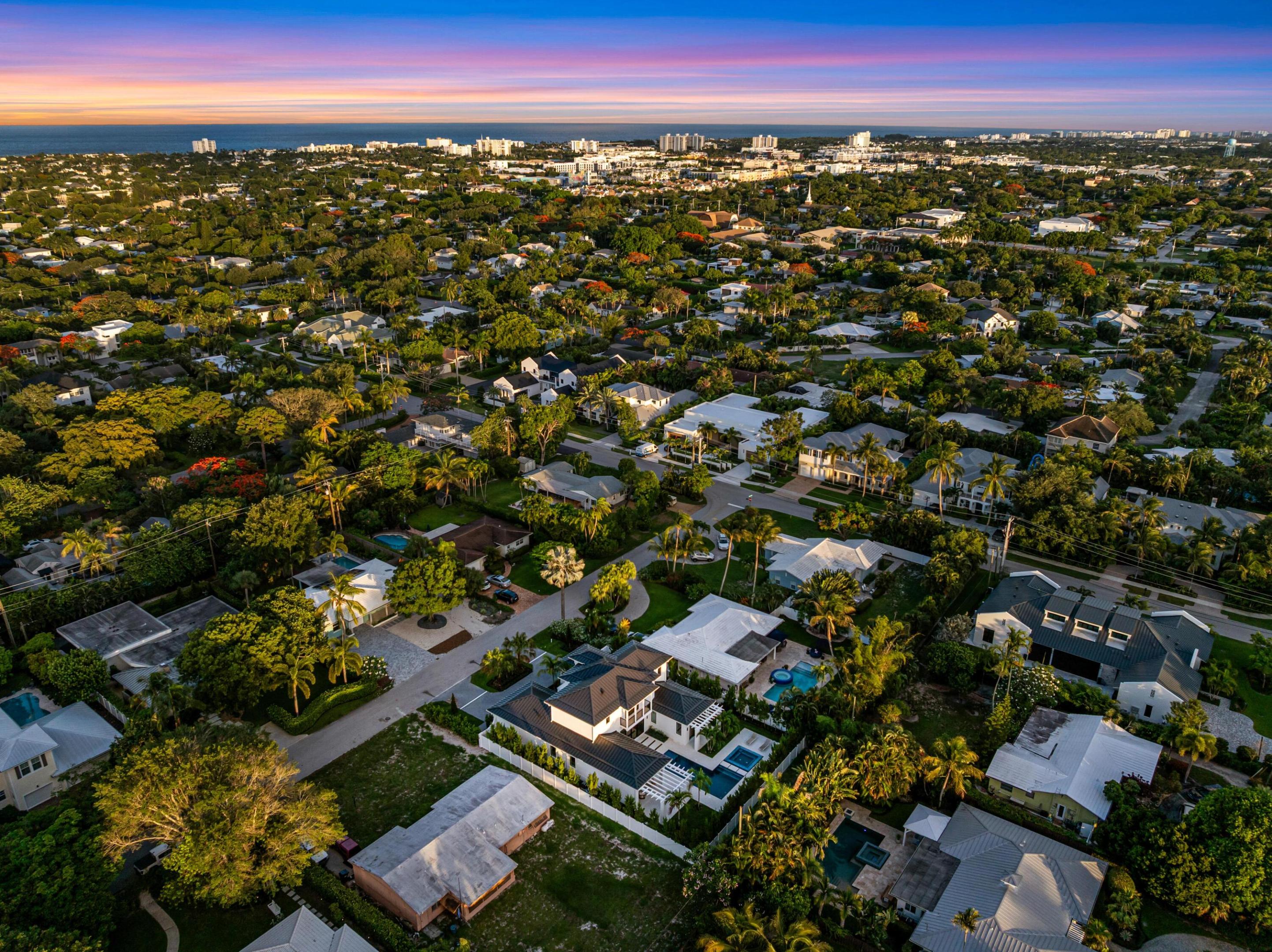 LAKEVIEW HEIGHTS UNIT 1 DELRAY - Residential