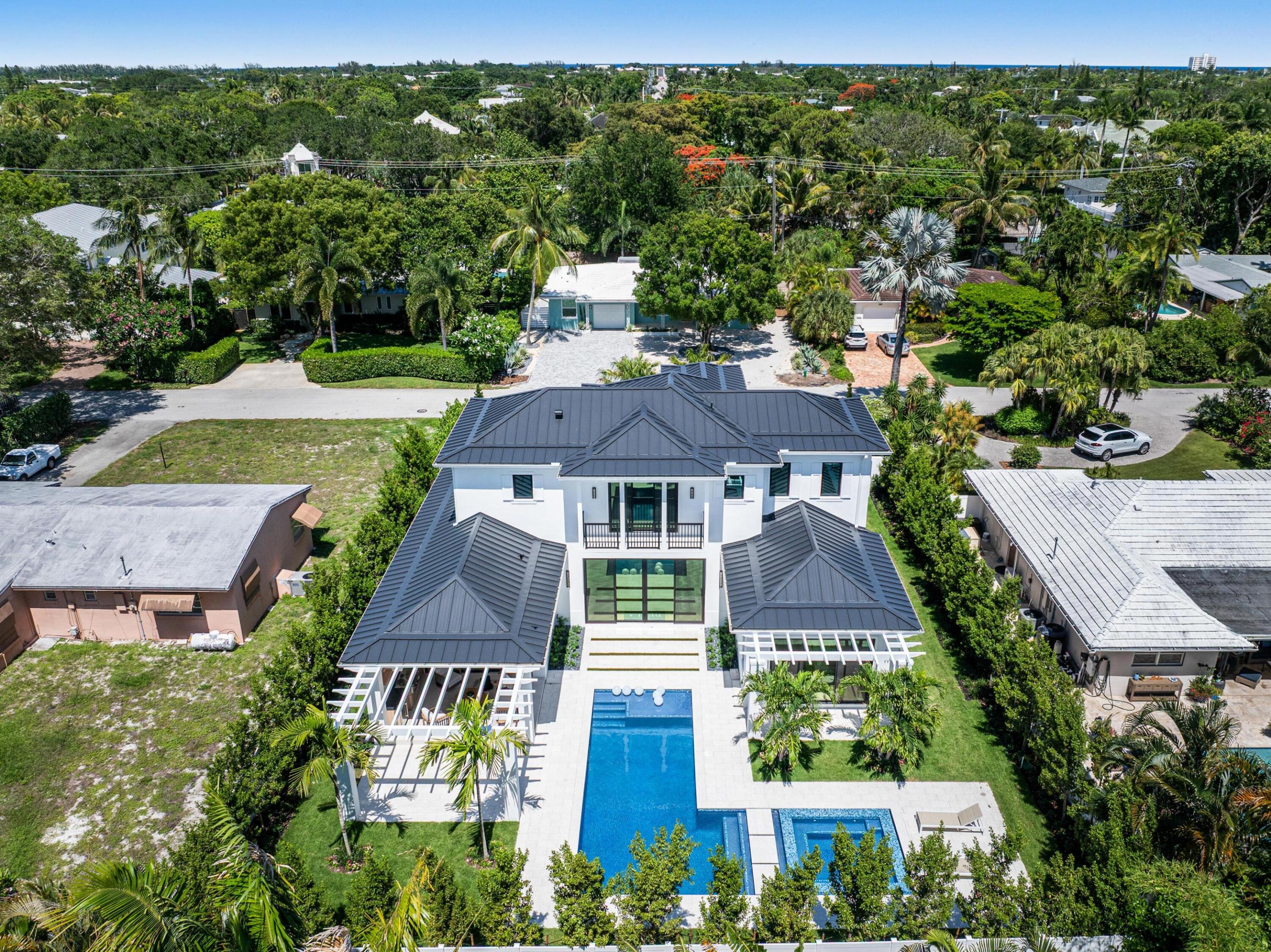 LAKEVIEW HEIGHTS UNIT 1 DELRAY - Residential