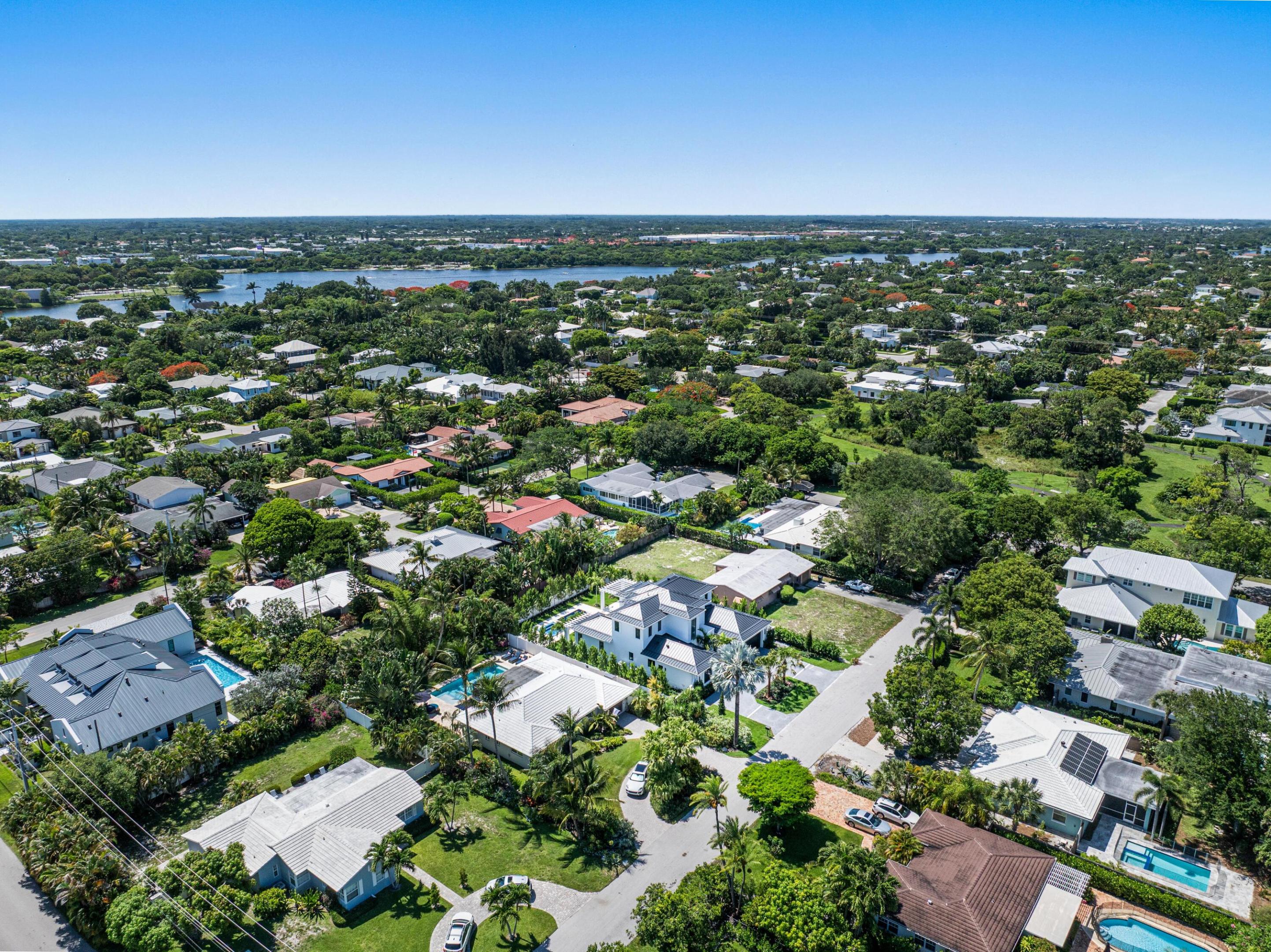 LAKEVIEW HEIGHTS UNIT 1 DELRAY - Residential