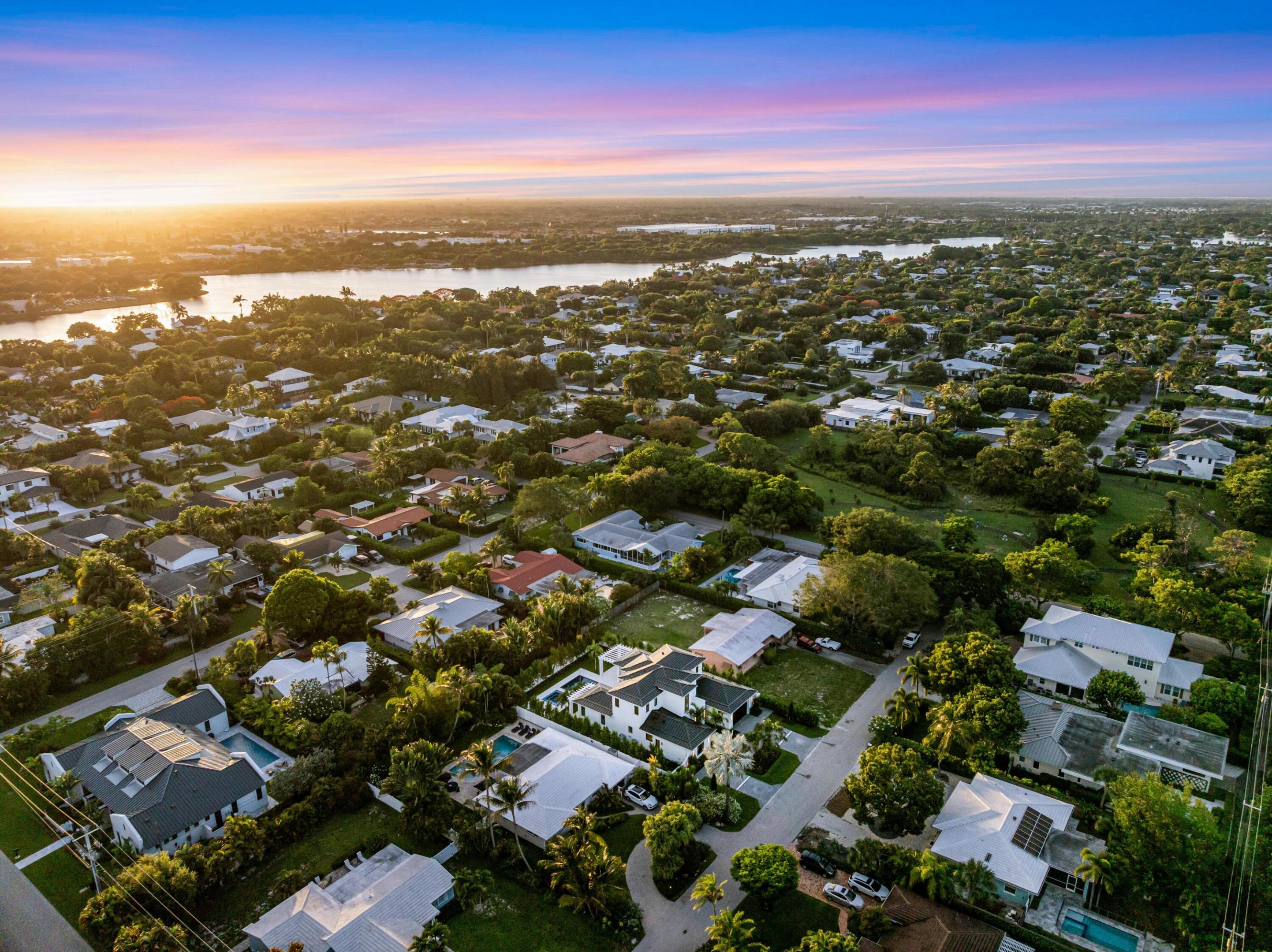 LAKEVIEW HEIGHTS UNIT 1 DELRAY - Residential