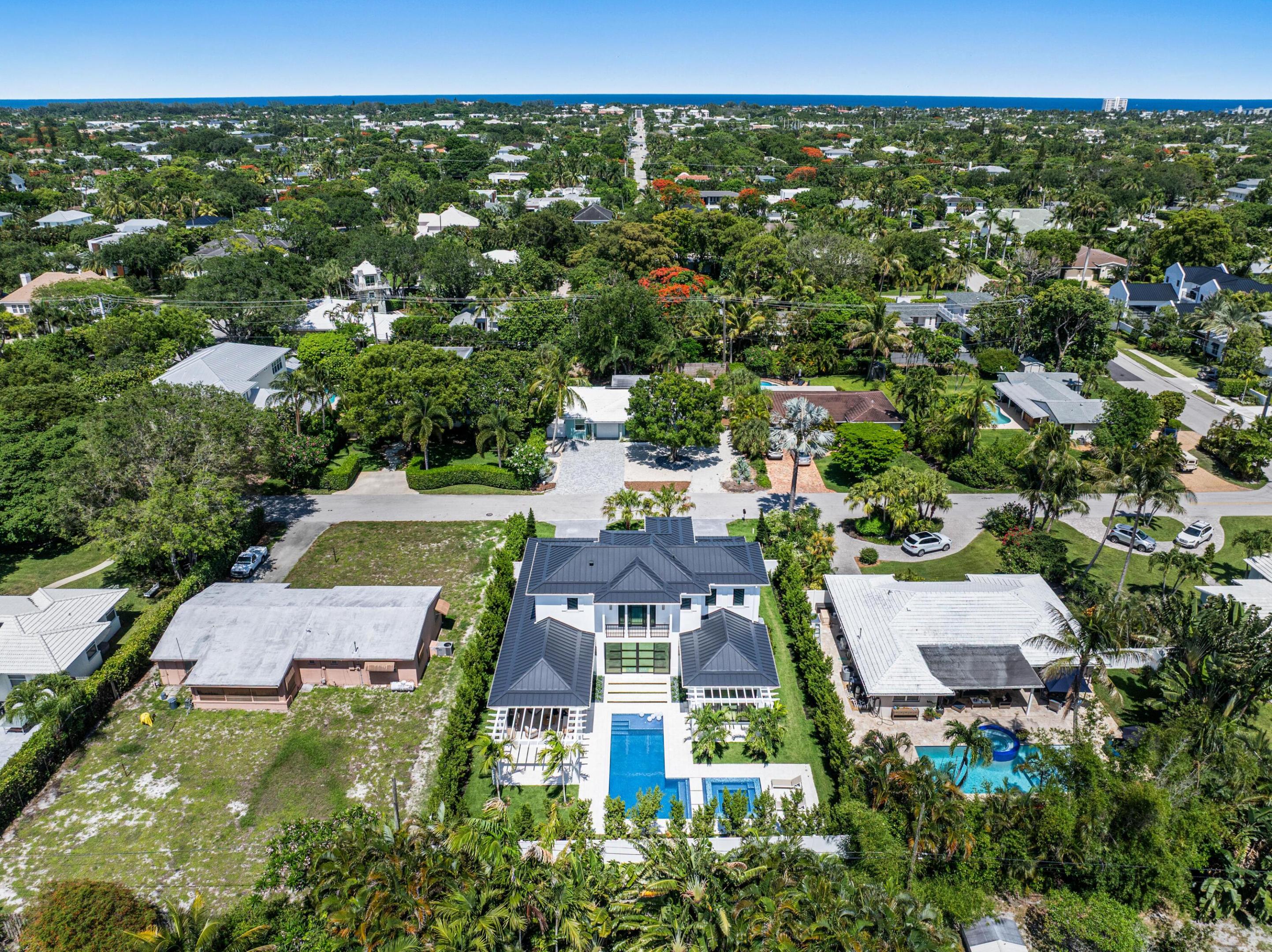 LAKEVIEW HEIGHTS UNIT 1 DELRAY - Residential