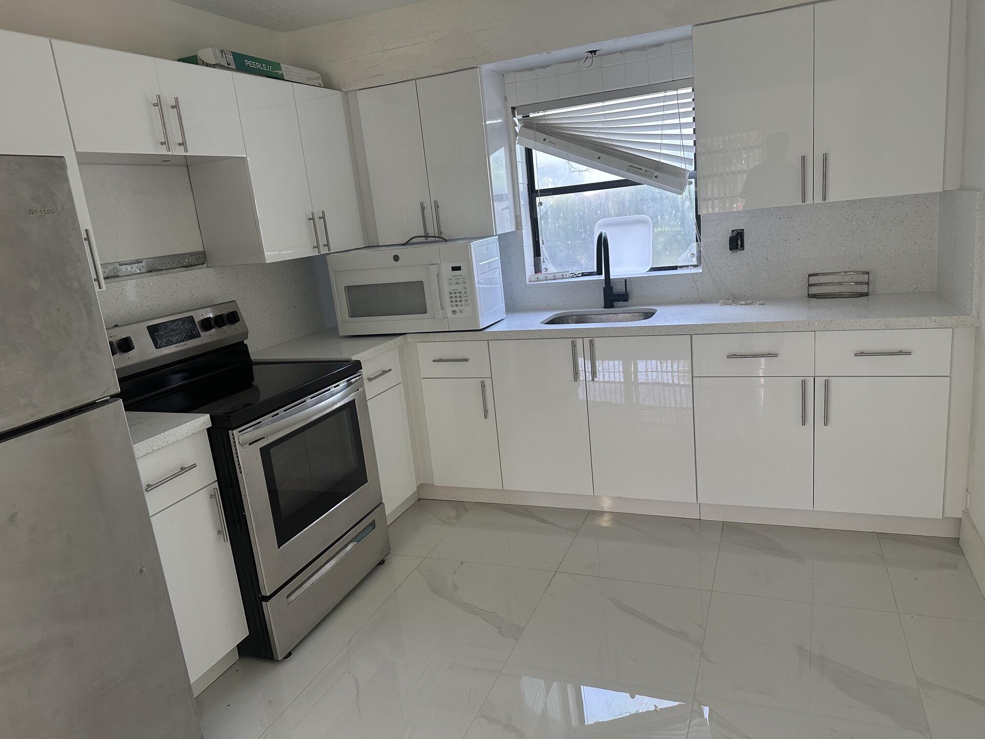 SUN LAND PARK - Residential Lease