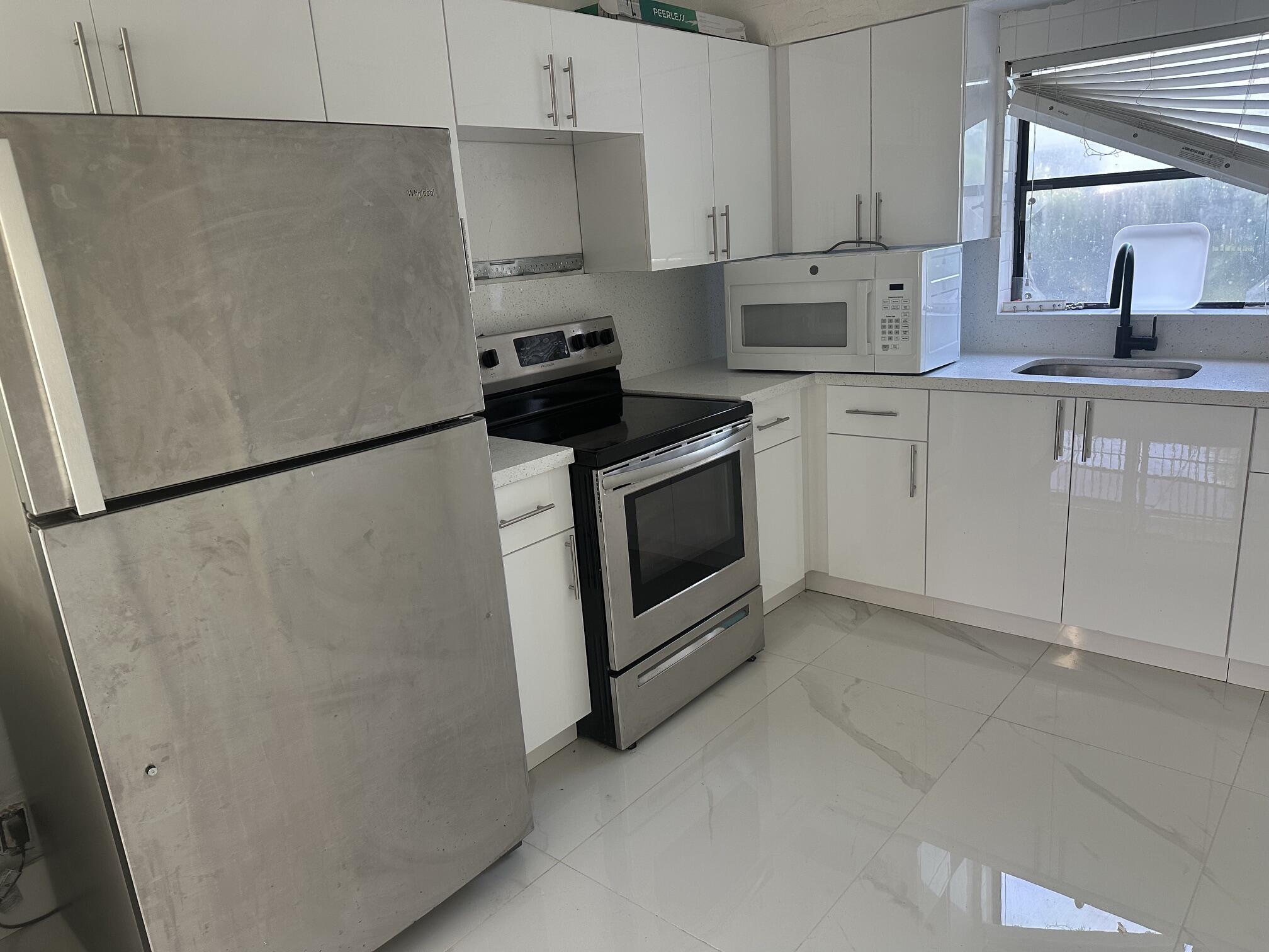 SUN LAND PARK - Residential Lease
