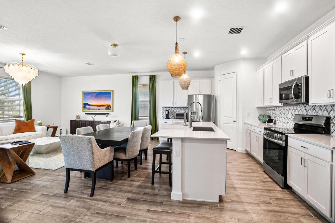 DELRAY TRAILS AT VILLA DELRAY PUD - Residential