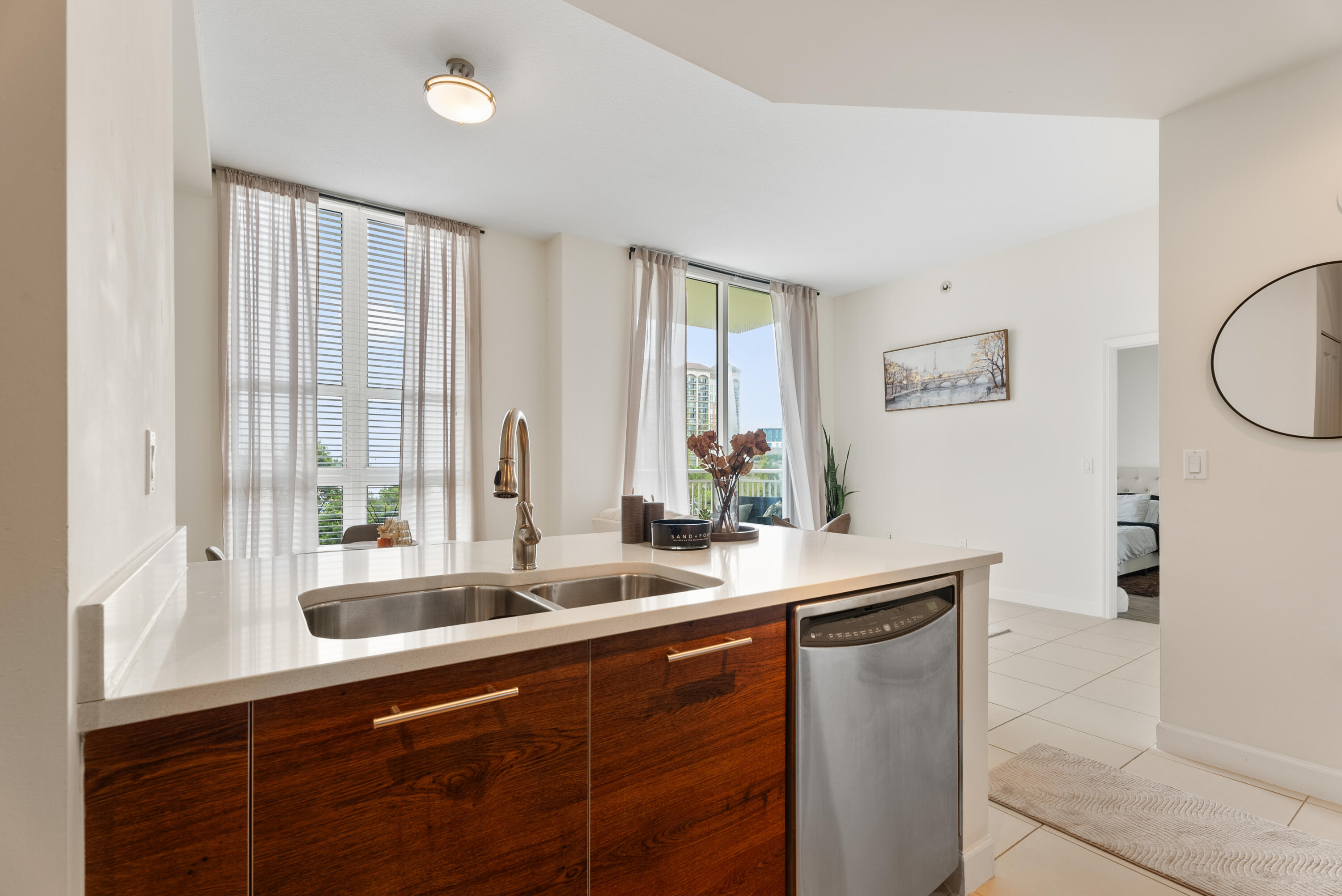 CITY PALMS CONDO - Residential Lease