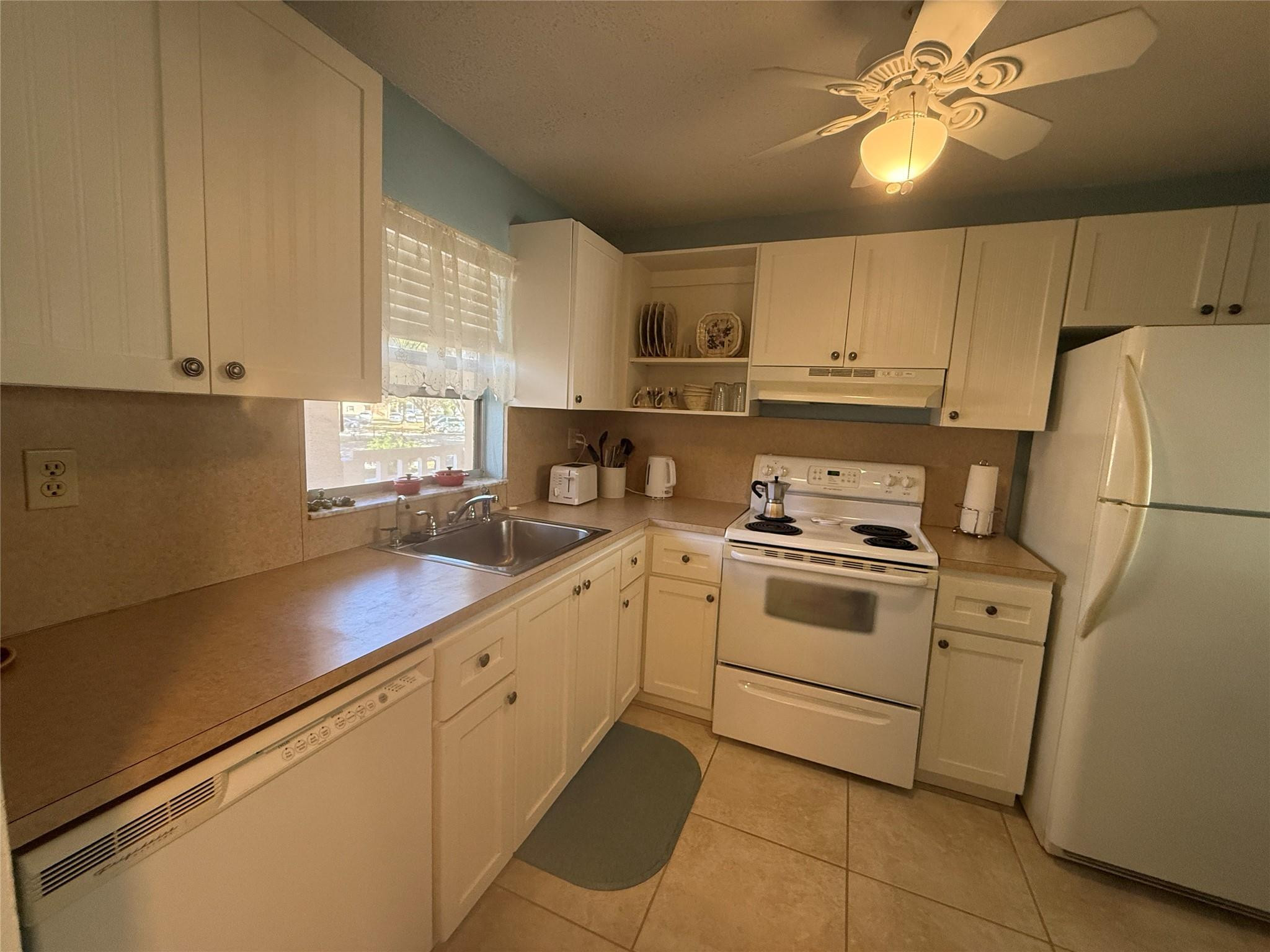 Sunrise Lakes - Residential