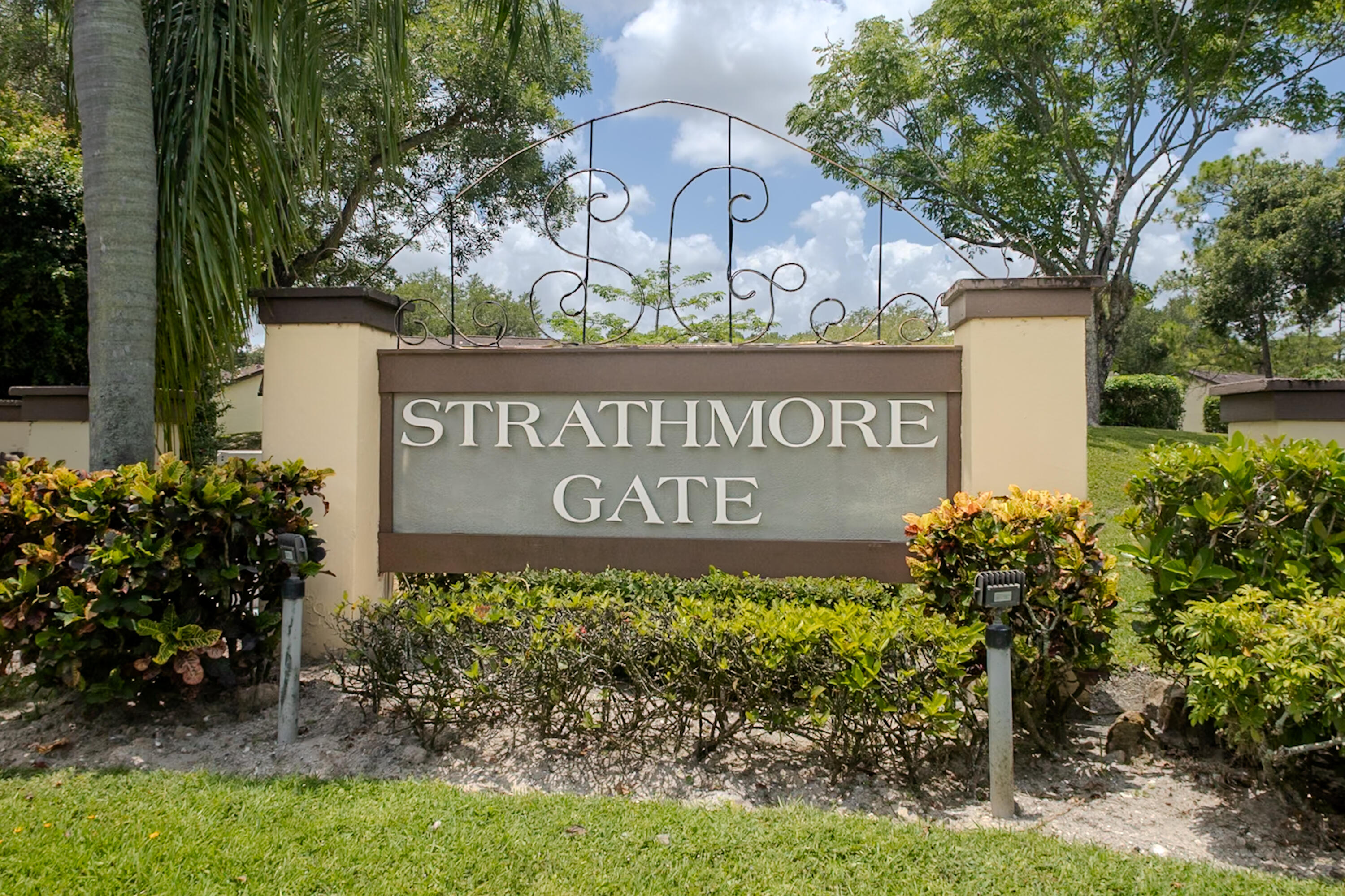 STRATHMORE GATE I UNIT TWO - Residential