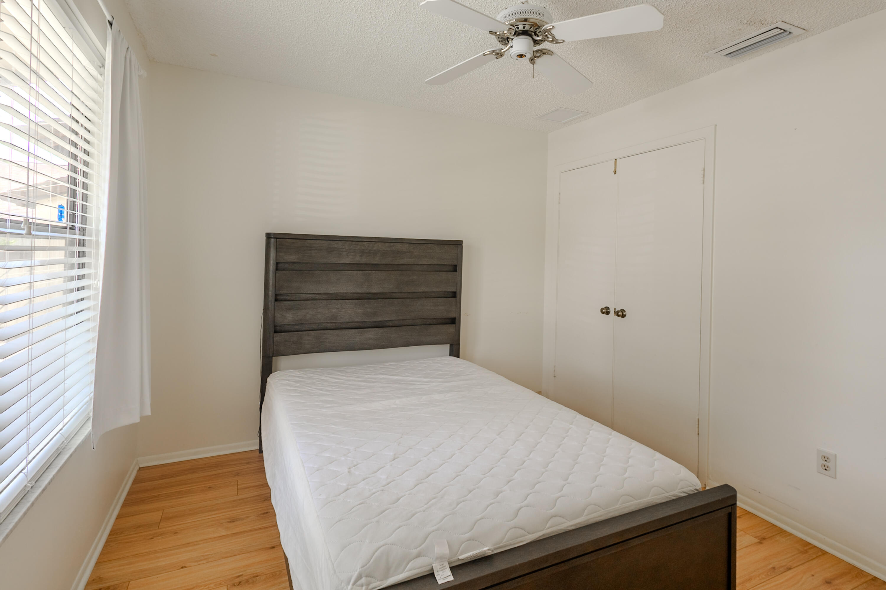 STRATHMORE GATE I UNIT TWO - Residential
