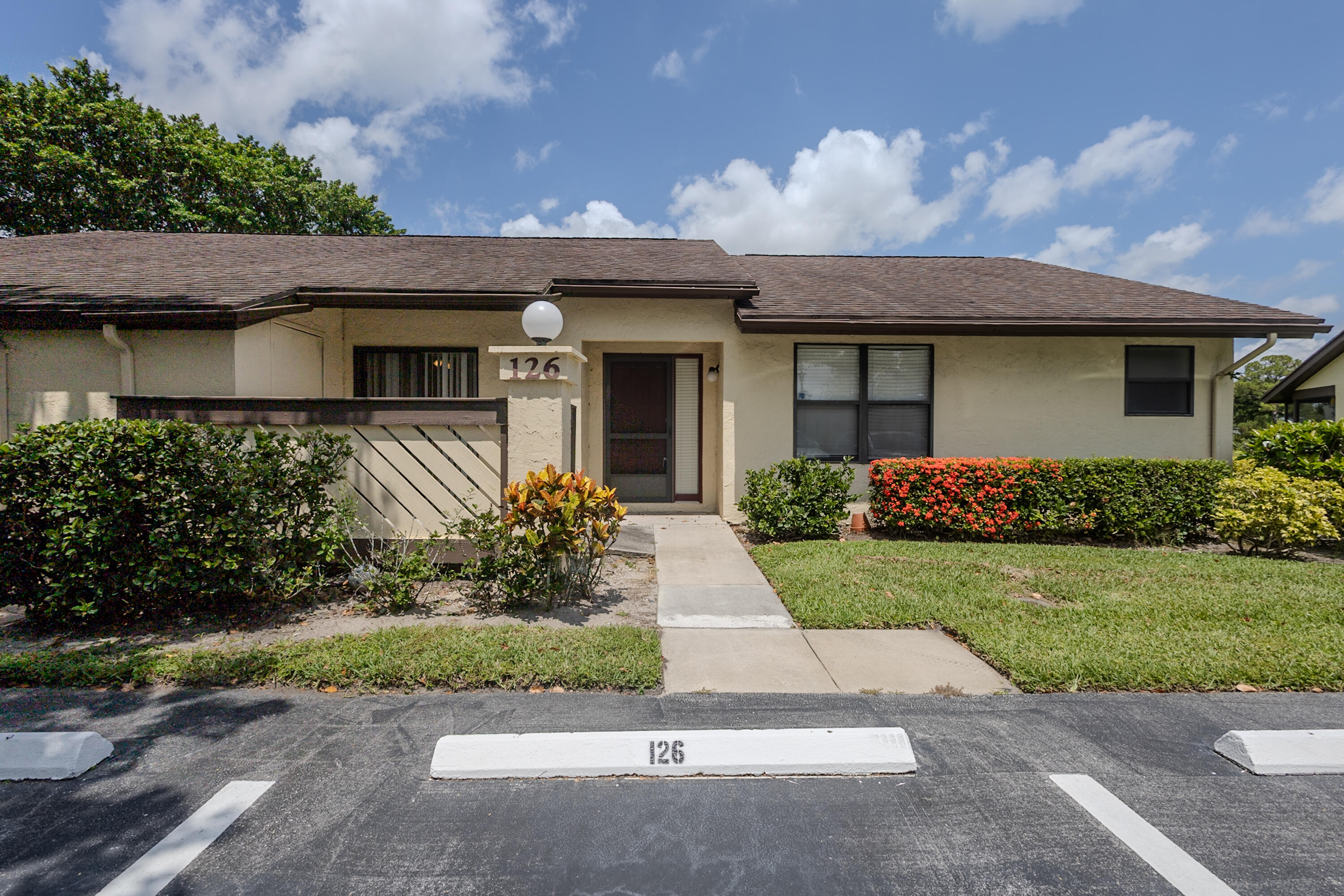 STRATHMORE GATE I UNIT TWO - Residential
