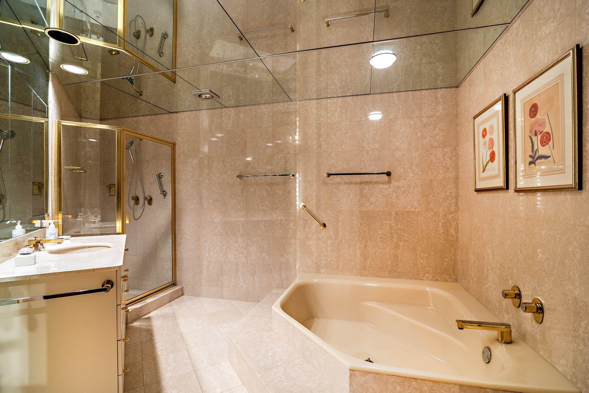 L'ERMITAGE PALM BEACH CONDO - Residential
