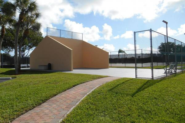 KINGS POINT - Residential
