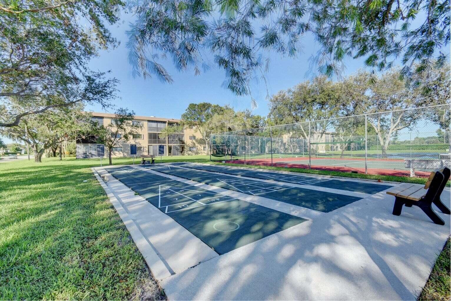 KINGS POINT - Residential