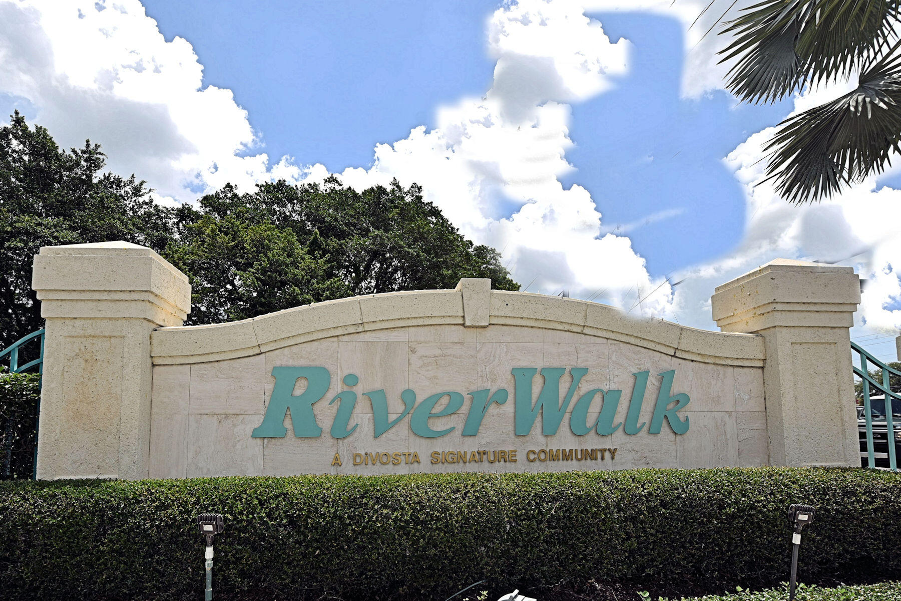 RIVERWALK 1 - Residential