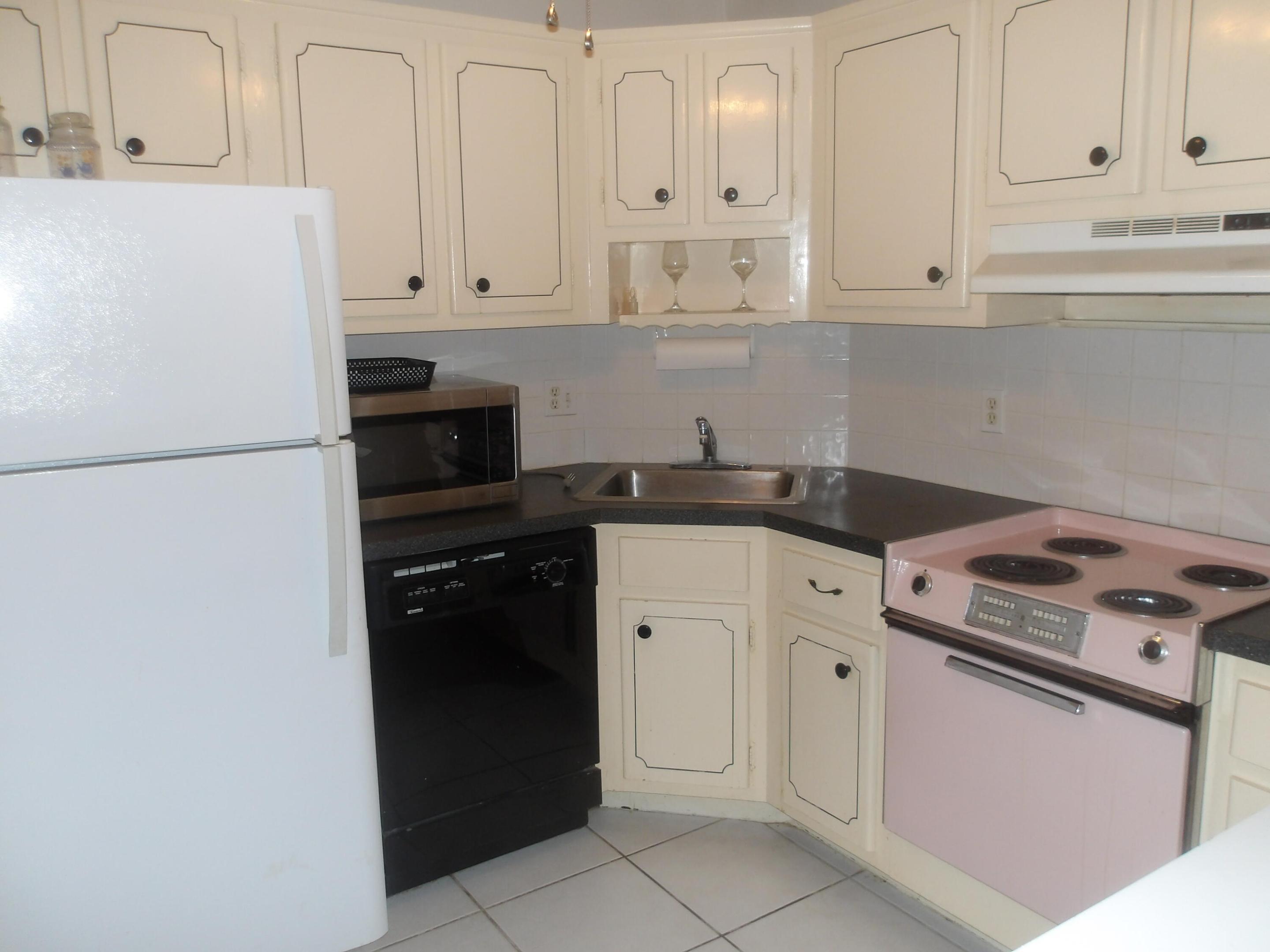 MAYBURY MANSIONS CONDO - Residential