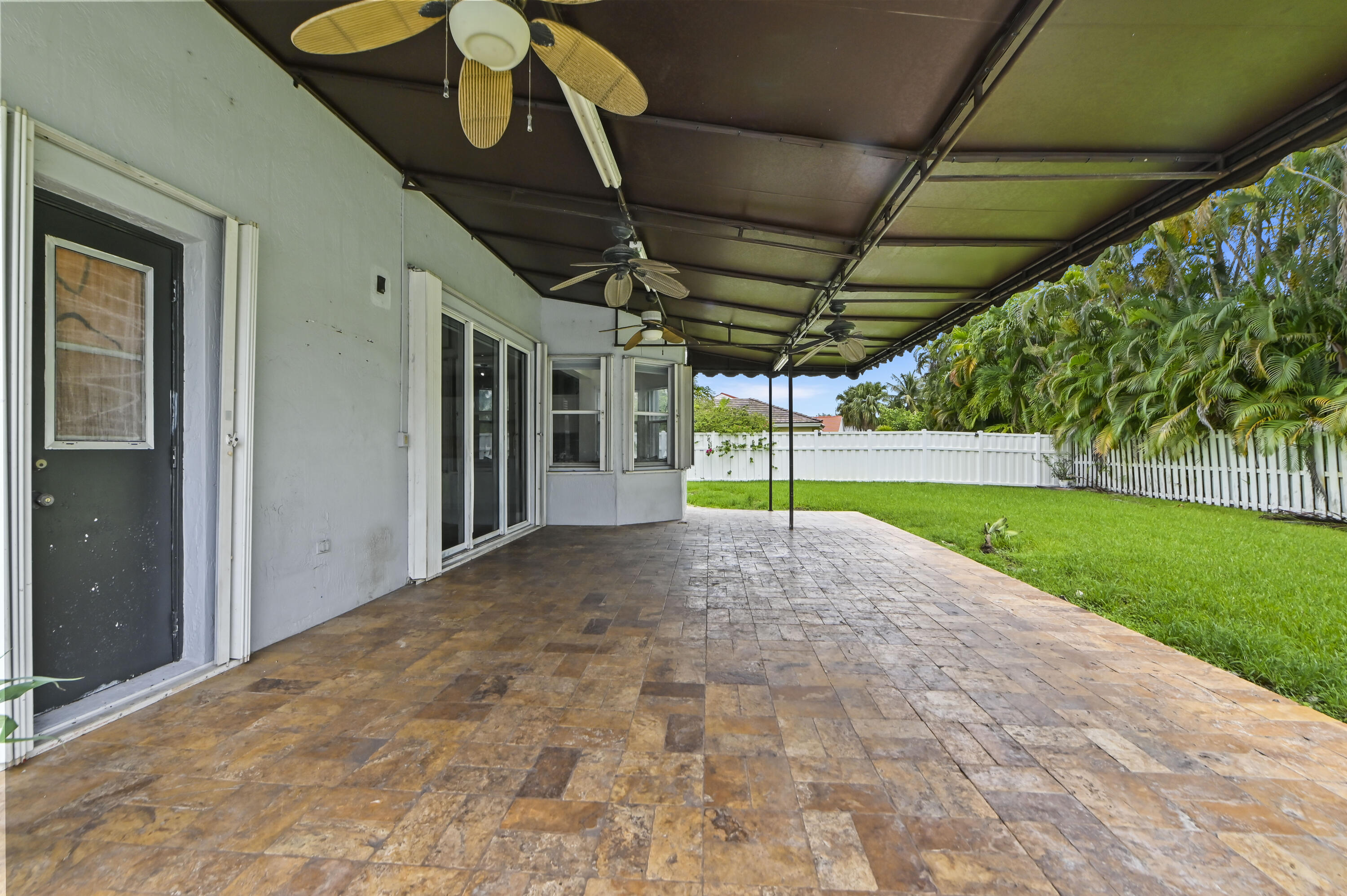 REPLAT OF COUNTRY LAKES - Residential