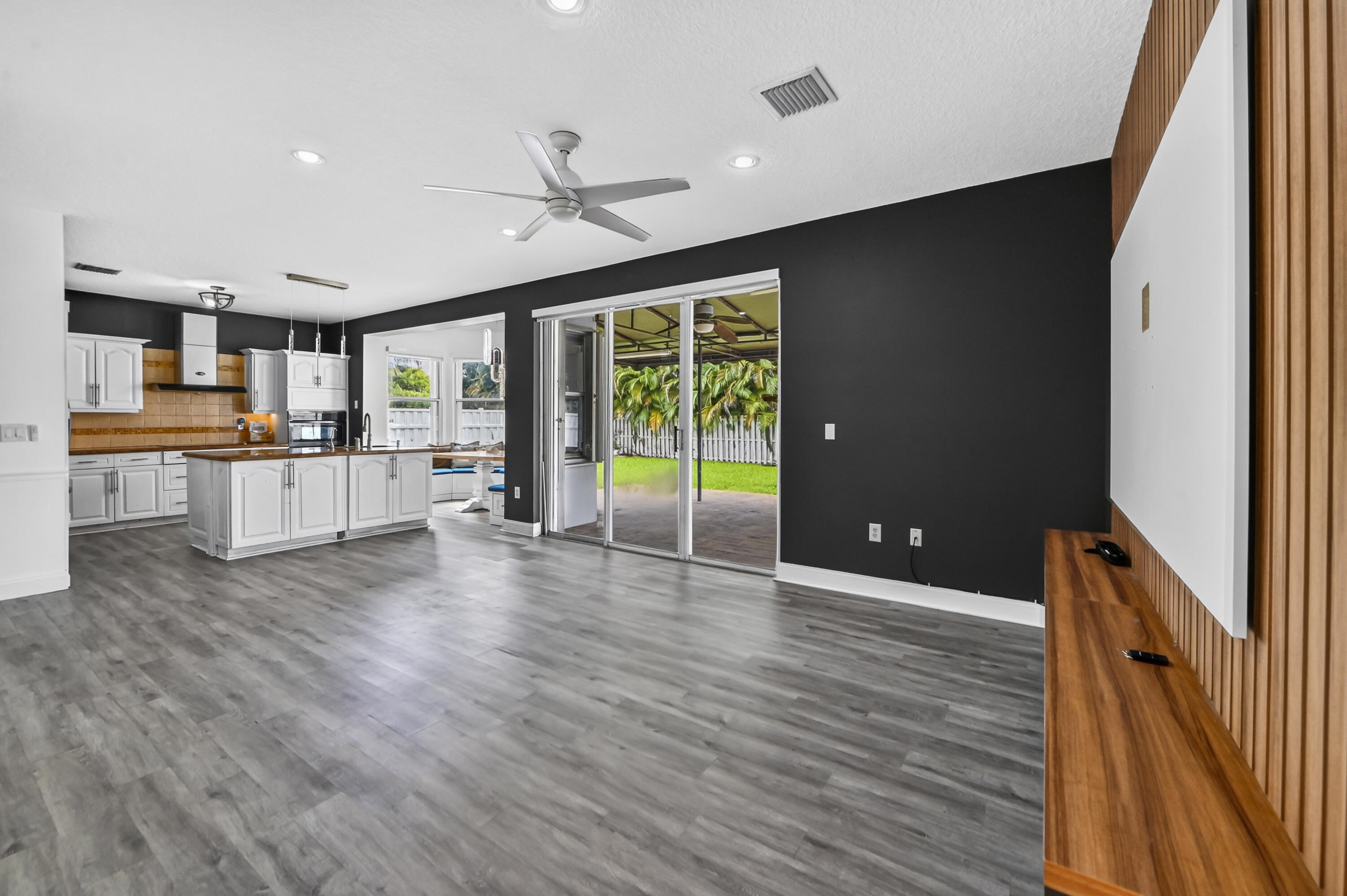 REPLAT OF COUNTRY LAKES - Residential